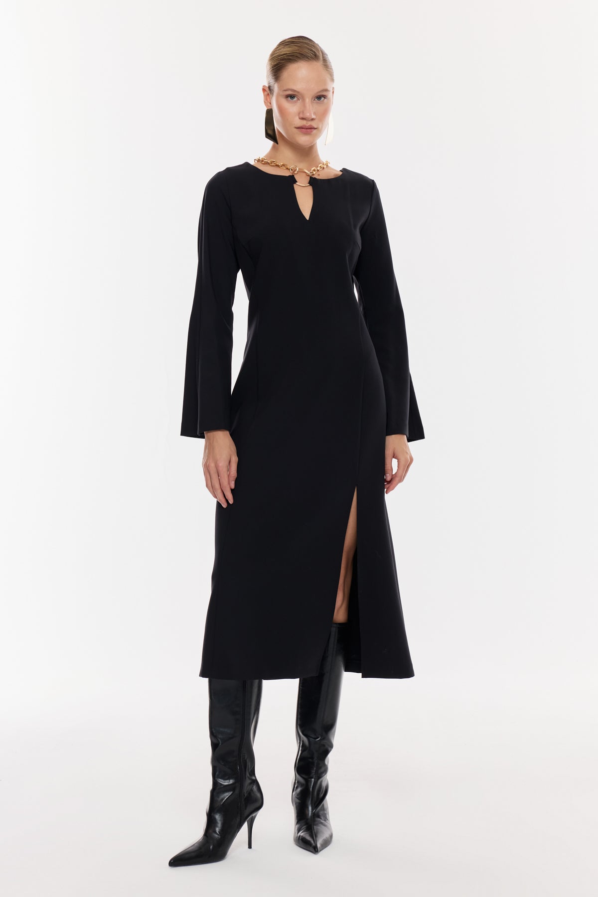 Zincir Detaylı Yırtmaçlı Midi Elbise