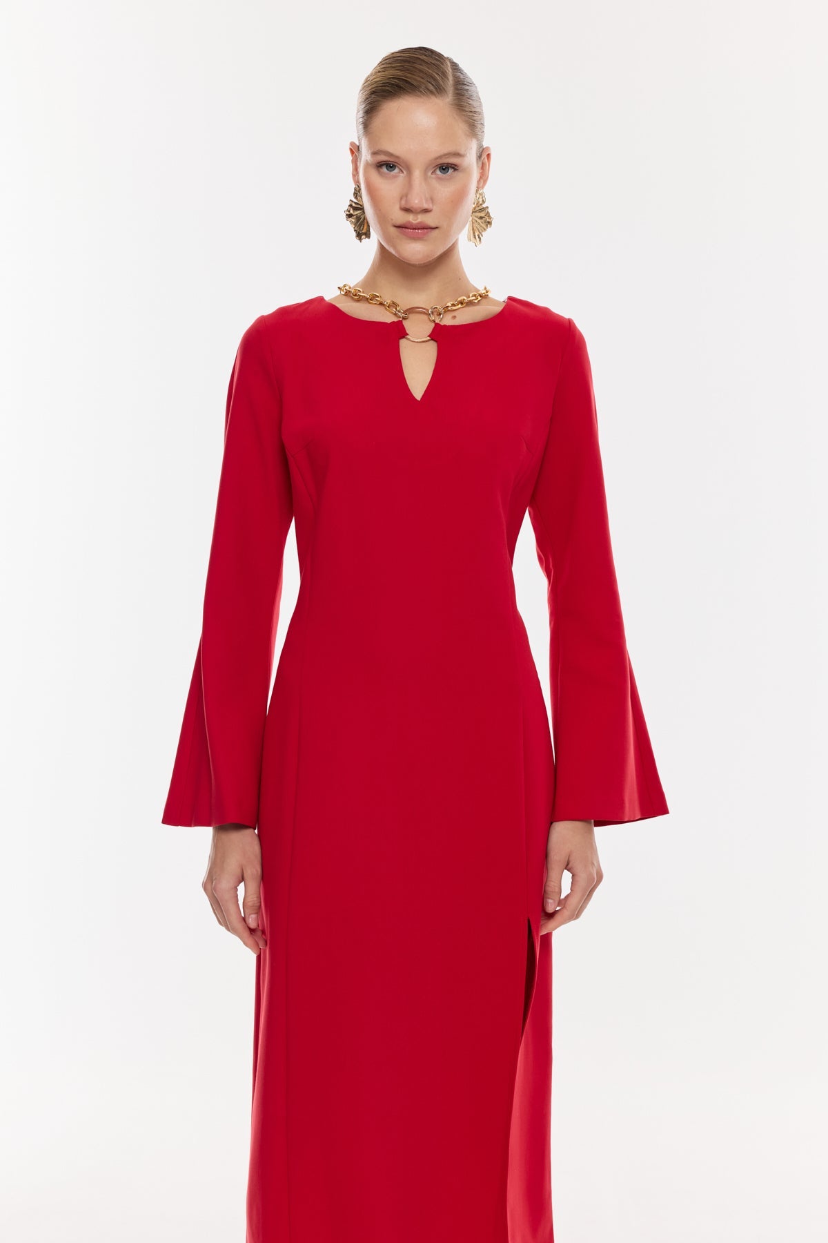 Zincir Detaylı Yırtmaçlı Midi Elbise