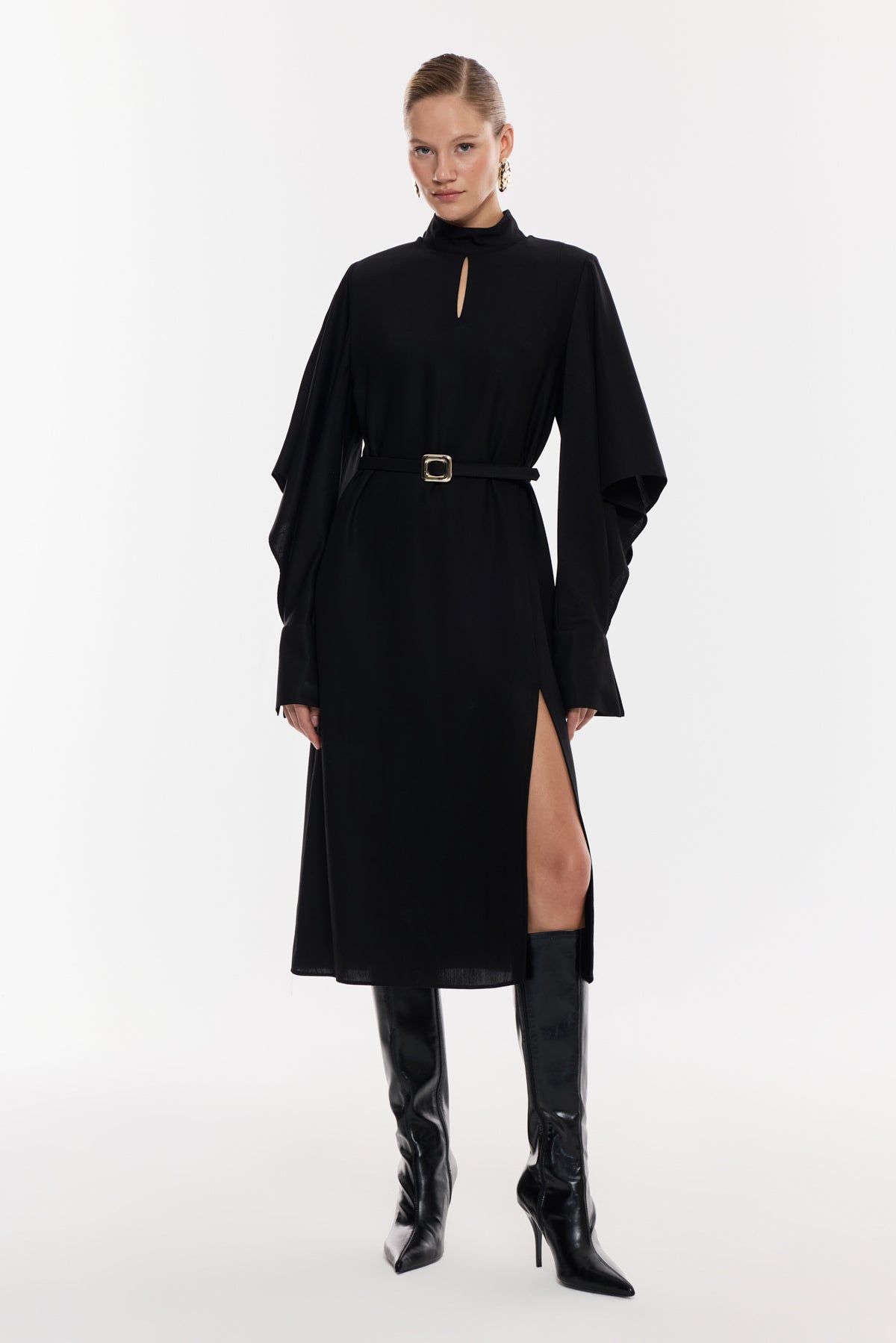 Yırtmaç Detaylı Kemerli Midi Elbise