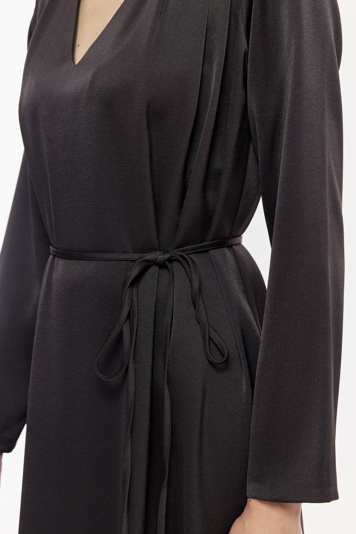 Kuşaklı V Yaka Midi Elbise