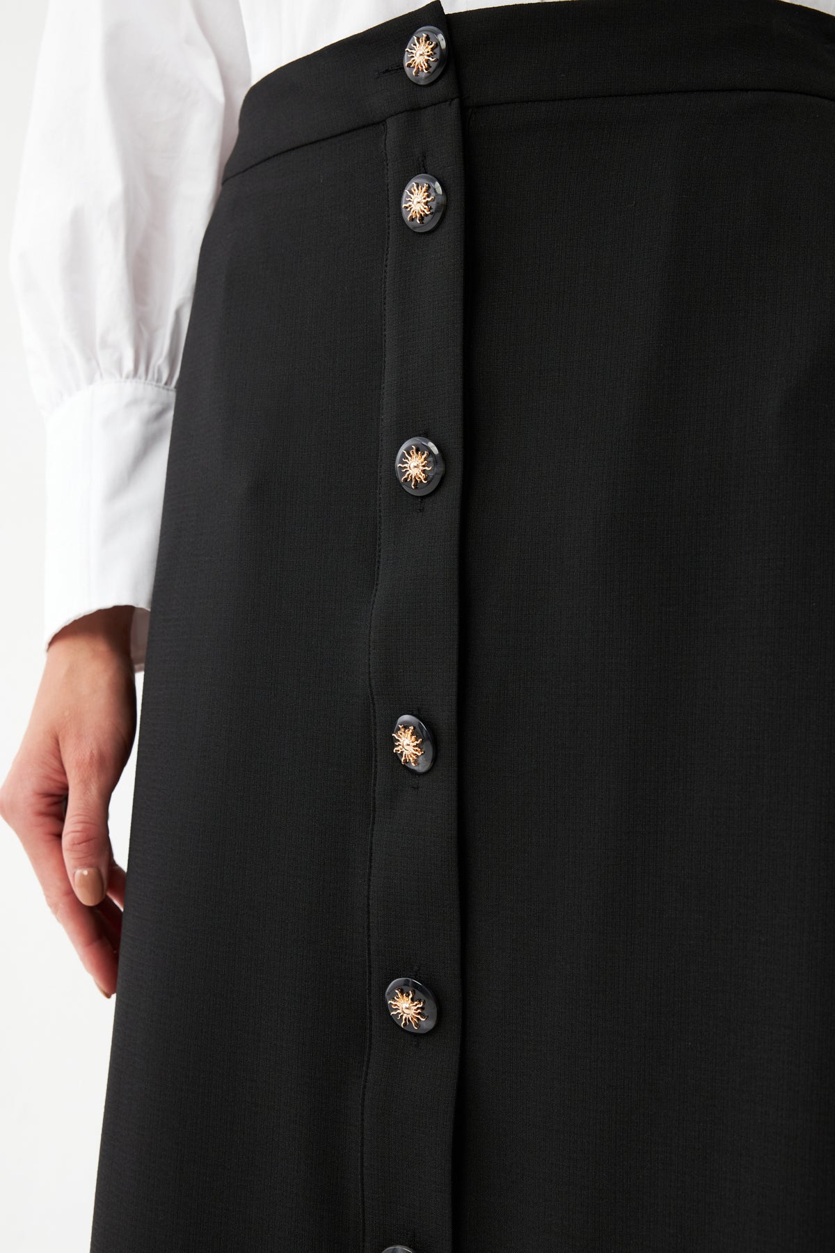 Düğme Detaylı Siyah Midi Etek