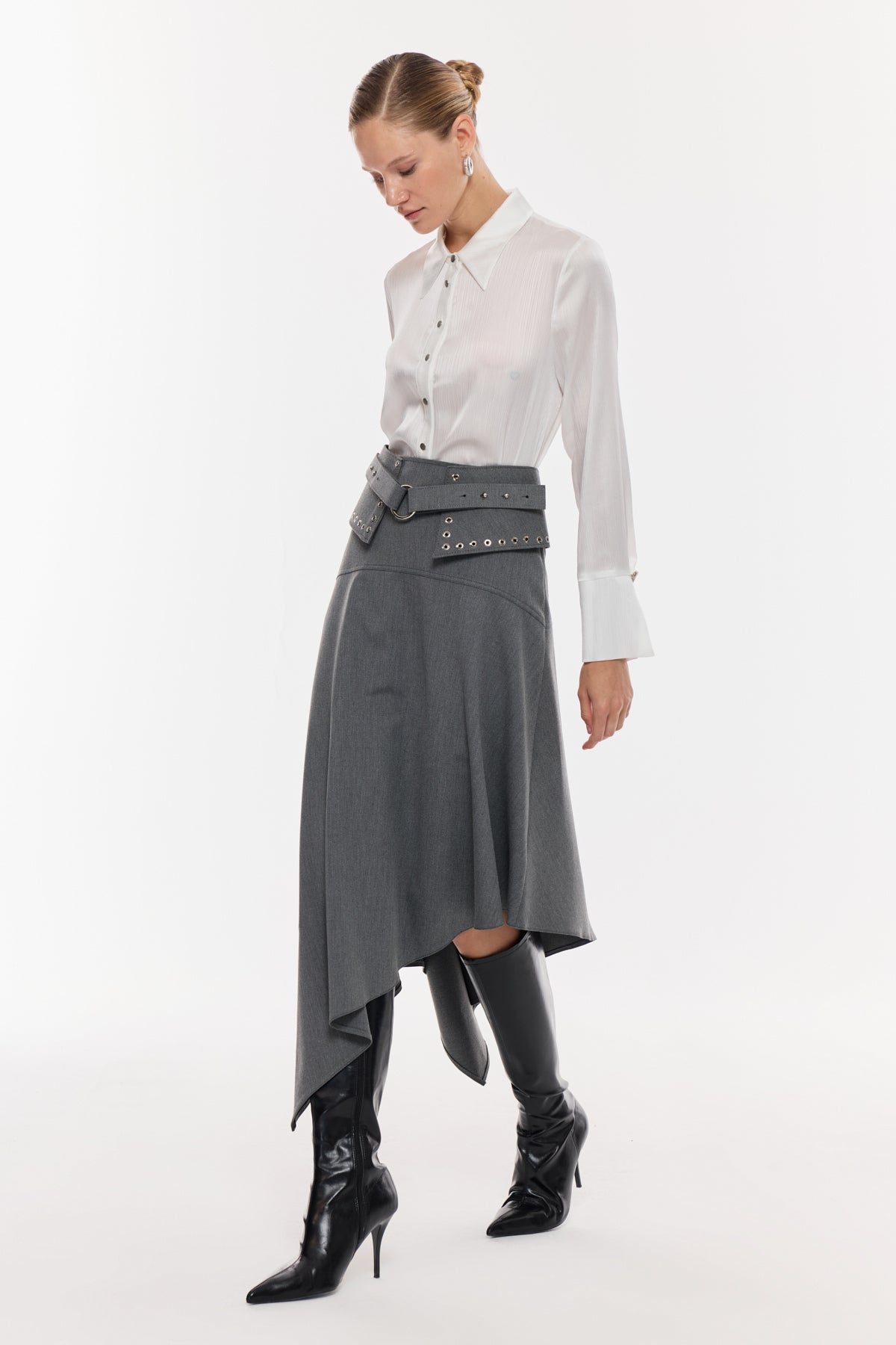 Kemer Detaylı Asimetrik Midi Etek