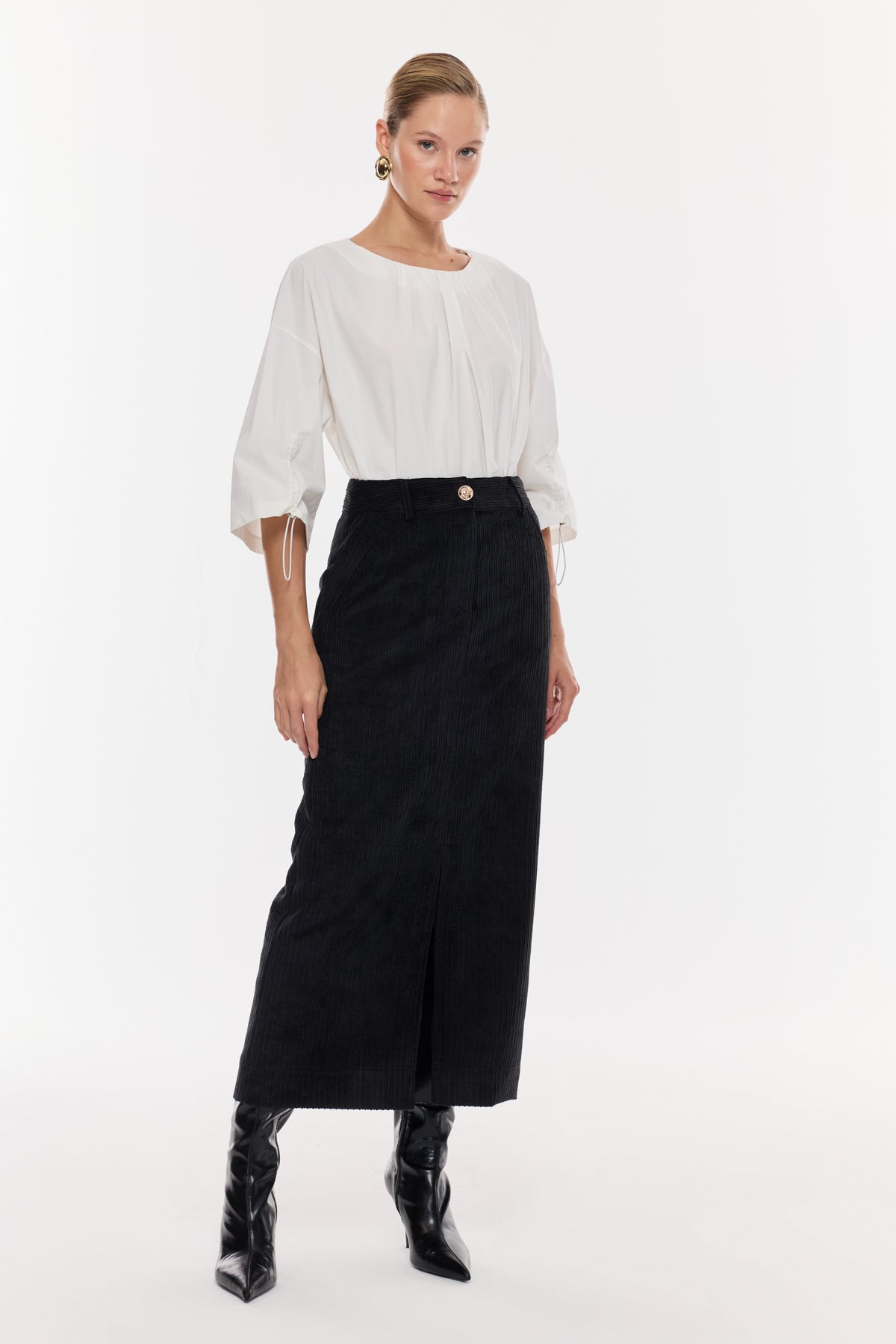 Ön Yırtmaç Detaylı Kalem Etek