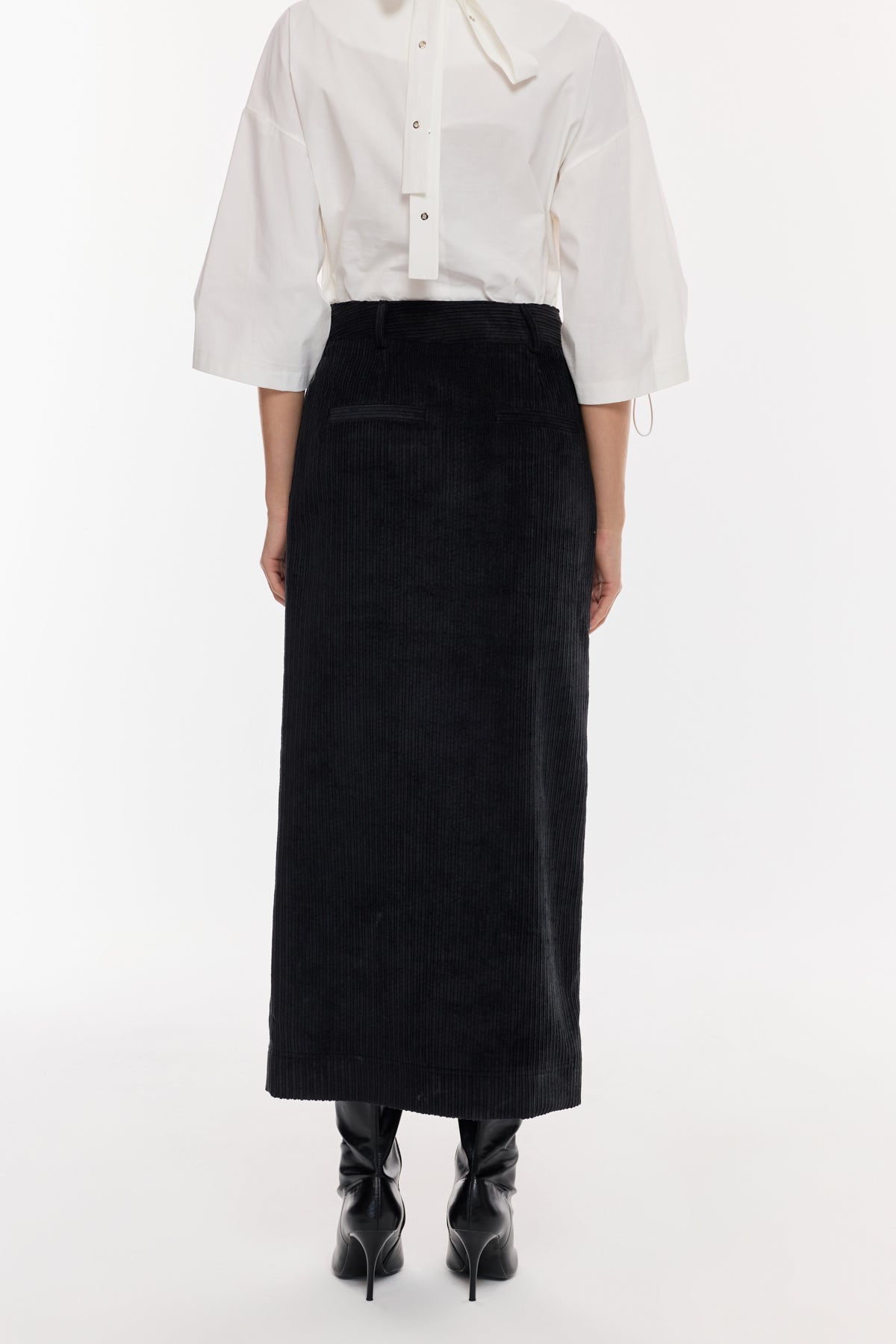 Ön Yırtmaç Detaylı Kalem Etek