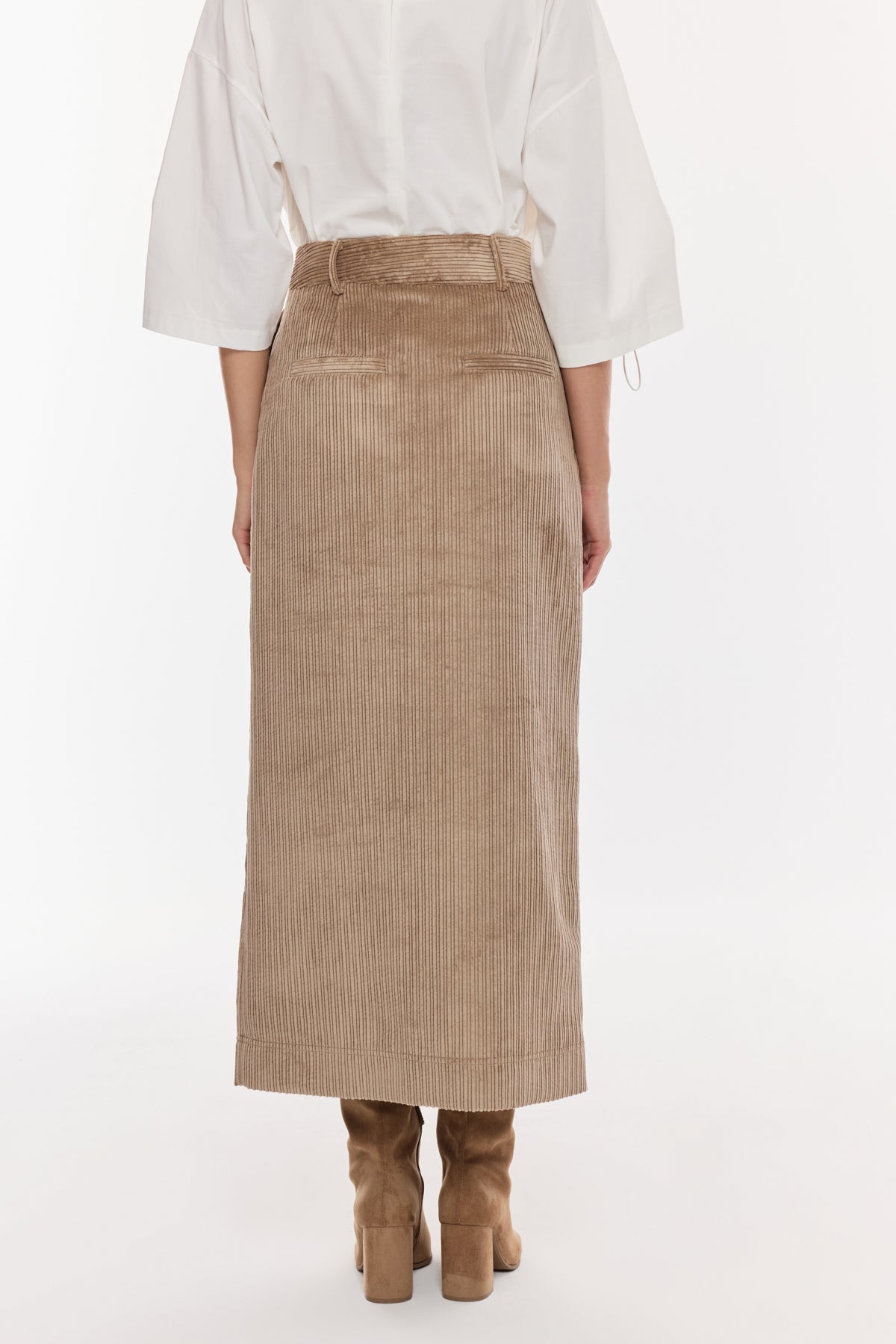 Ön Yırtmaç Detaylı Kalem Etek