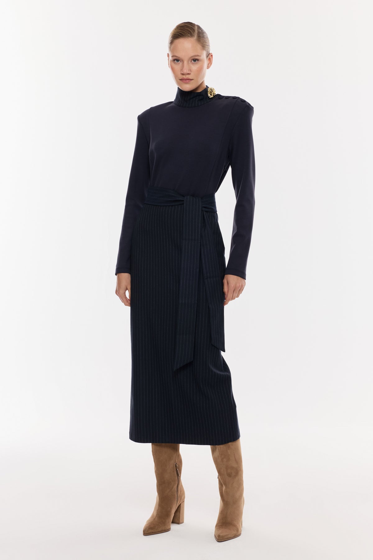 Kuşak Detaylı Çizgili Midi Elbise