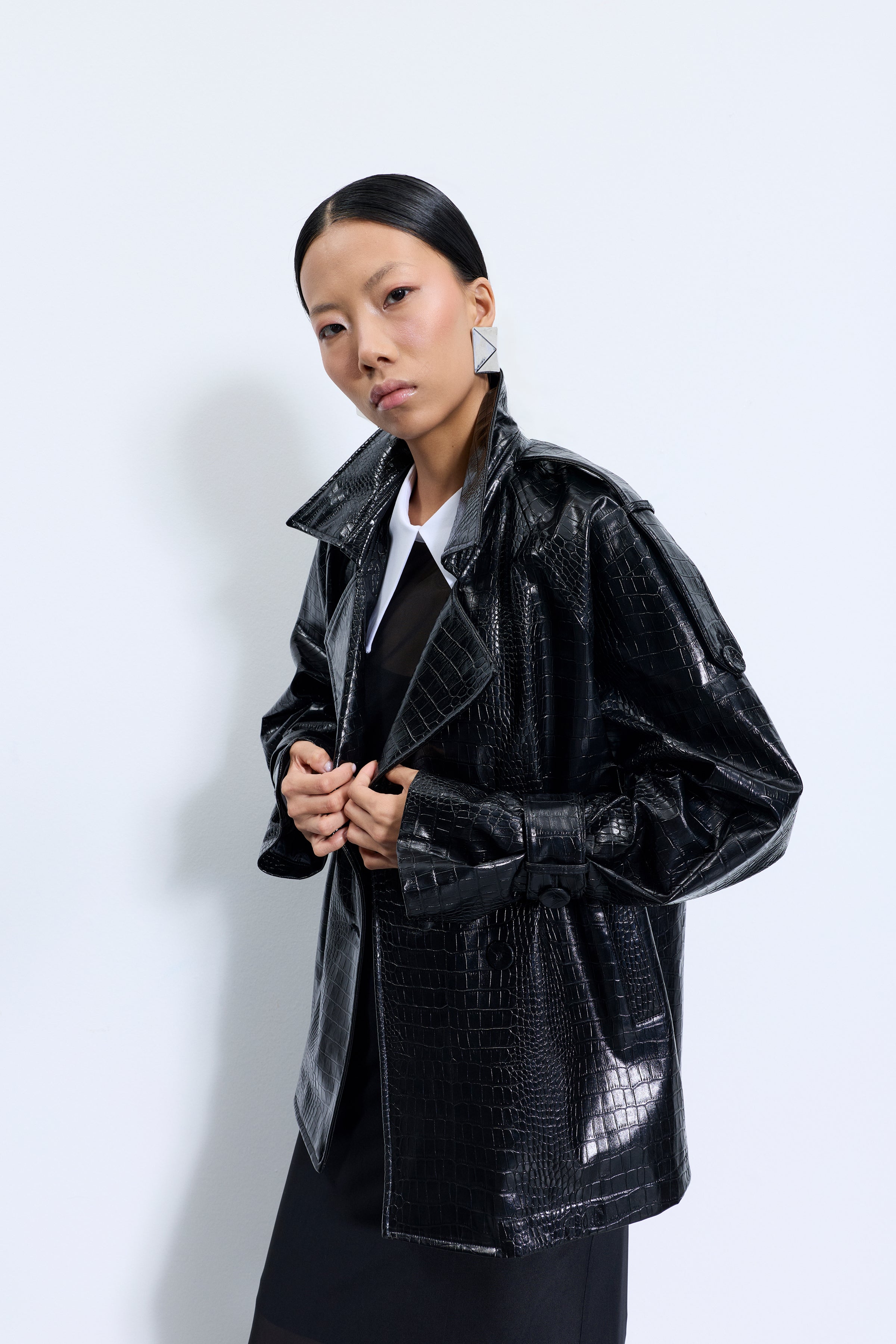 1716 Siyah Deri Trençkot