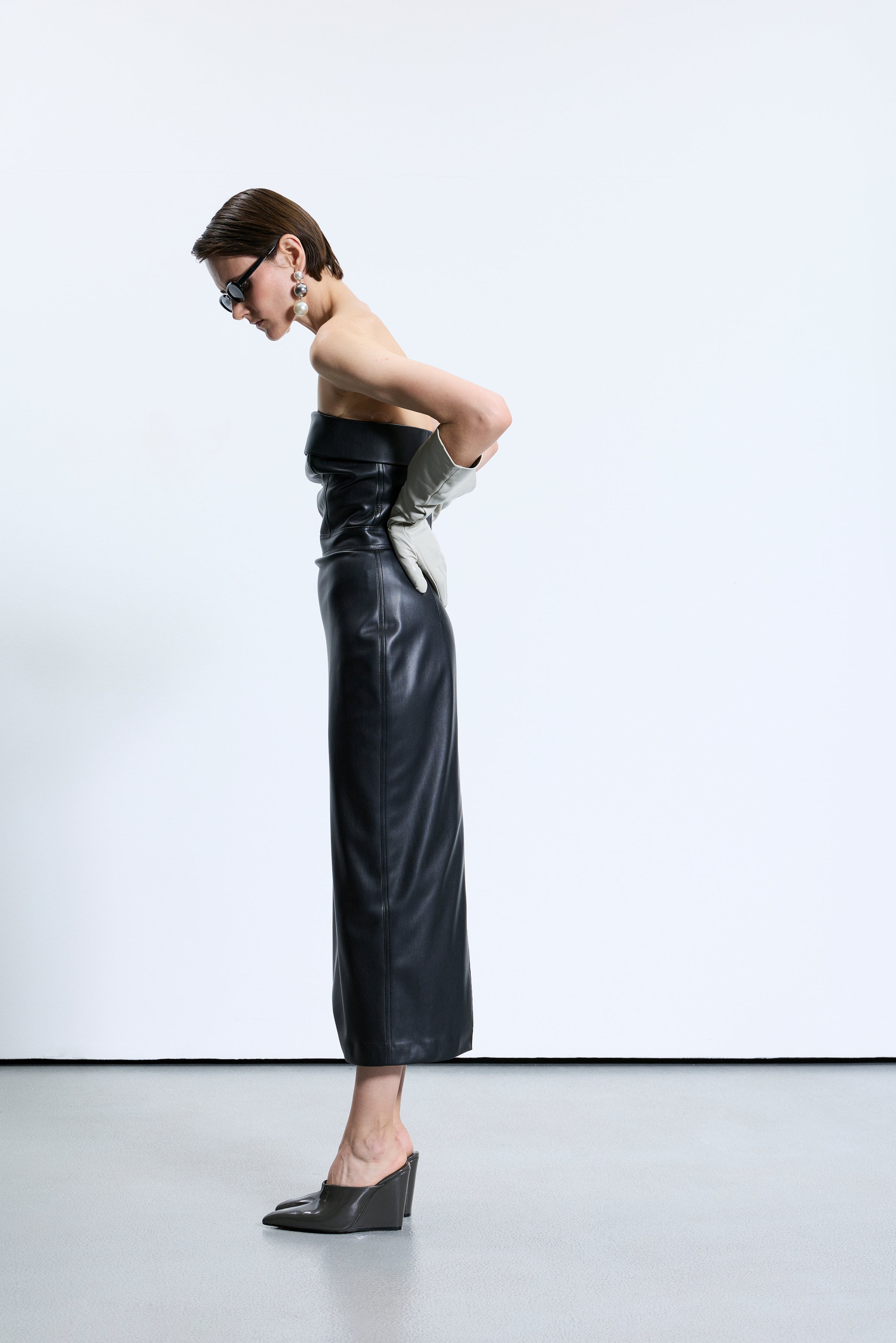 4721 Siyah Deri Elbise