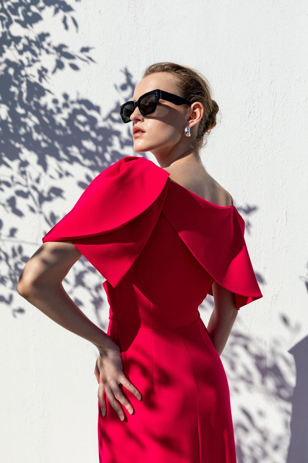 AÇIK OMUZ KUŞAKLI ELBİSE 26W40808