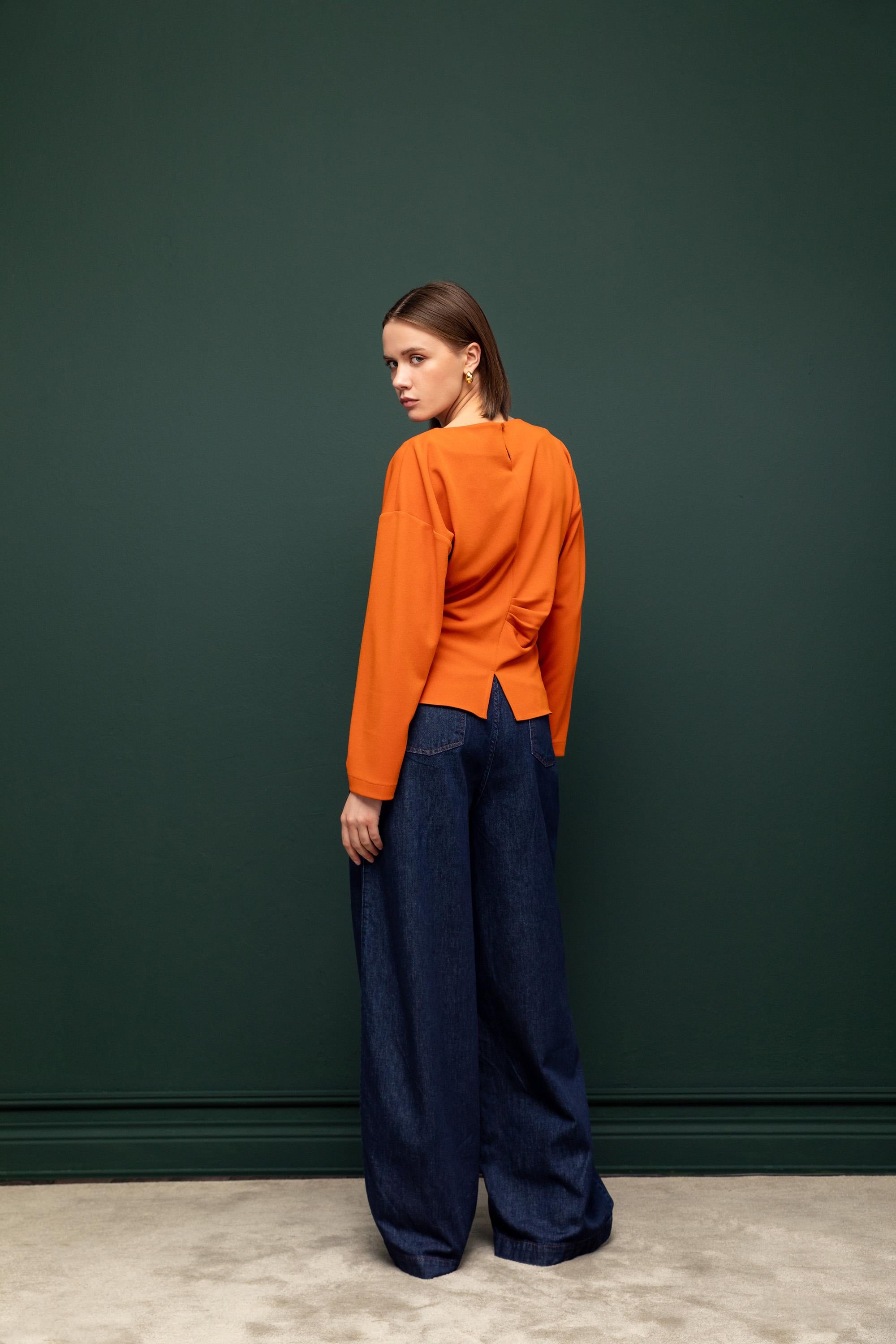 ASİMETRİK BÜZGÜLÜ BLUZ 26W10848