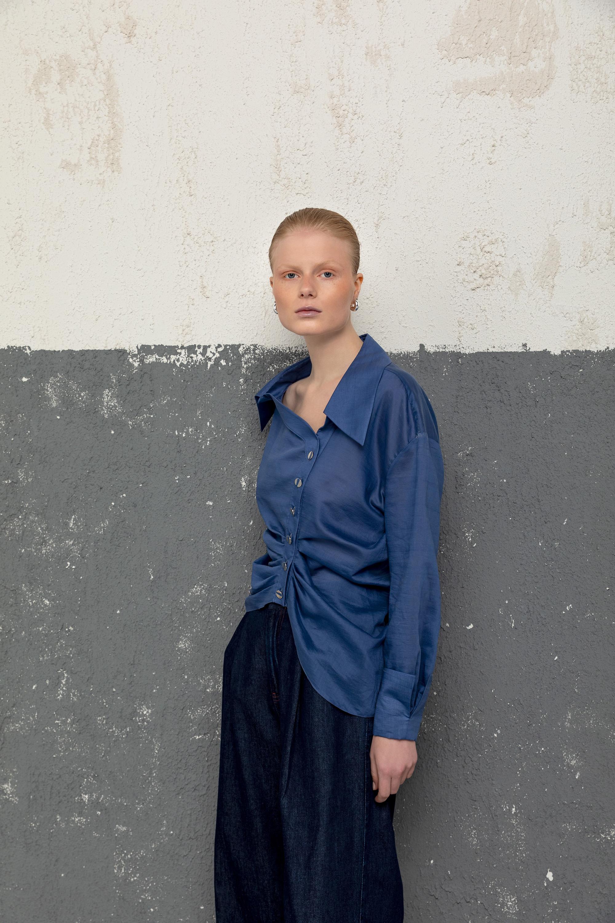 ASİMETRİK DÜĞMELİ BLUZ 26W10818