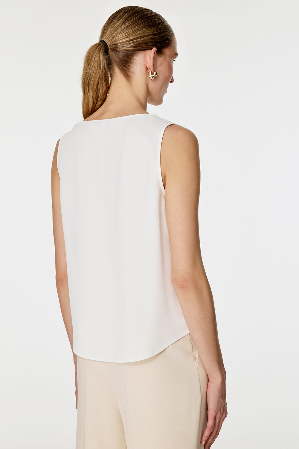 Düğme Detaylı Kolsuz Bluz EKRU