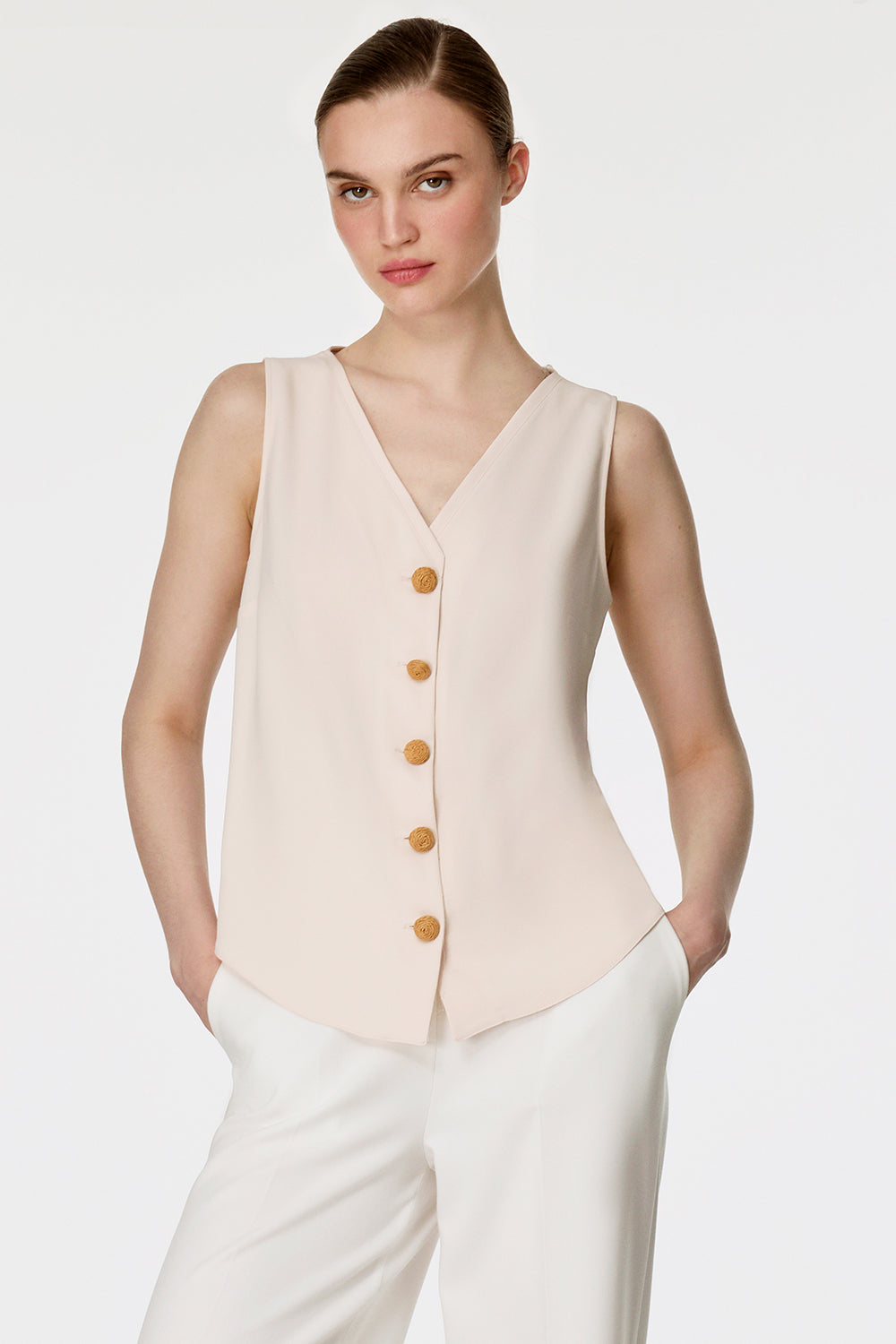 Düğme Detaylı Kolsuz Bluz Krem