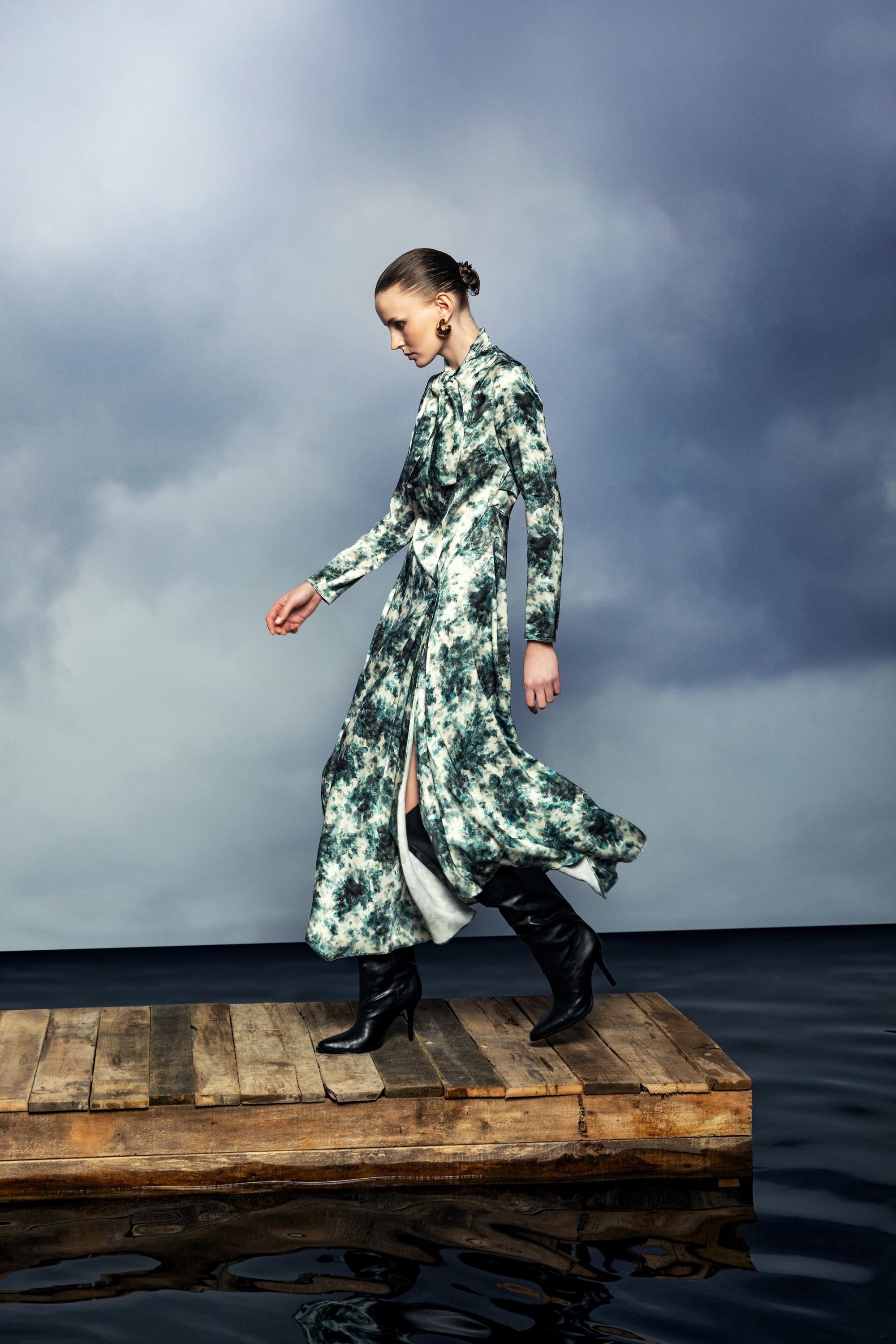 DESENLİ KUŞAKLI UZUN ELBİSE 26W40868