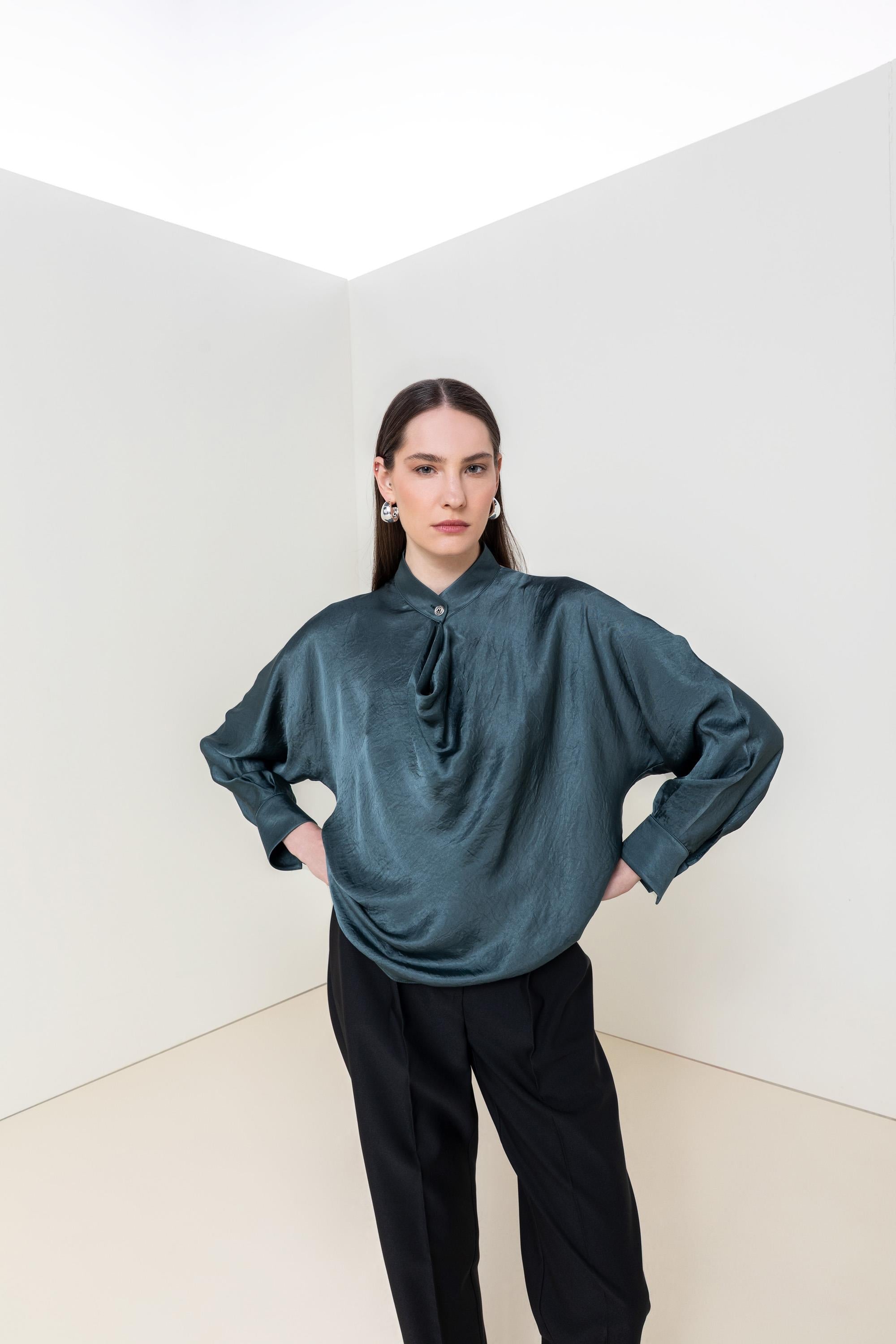 DRAPELİ YAKA BLUZ 26W10837