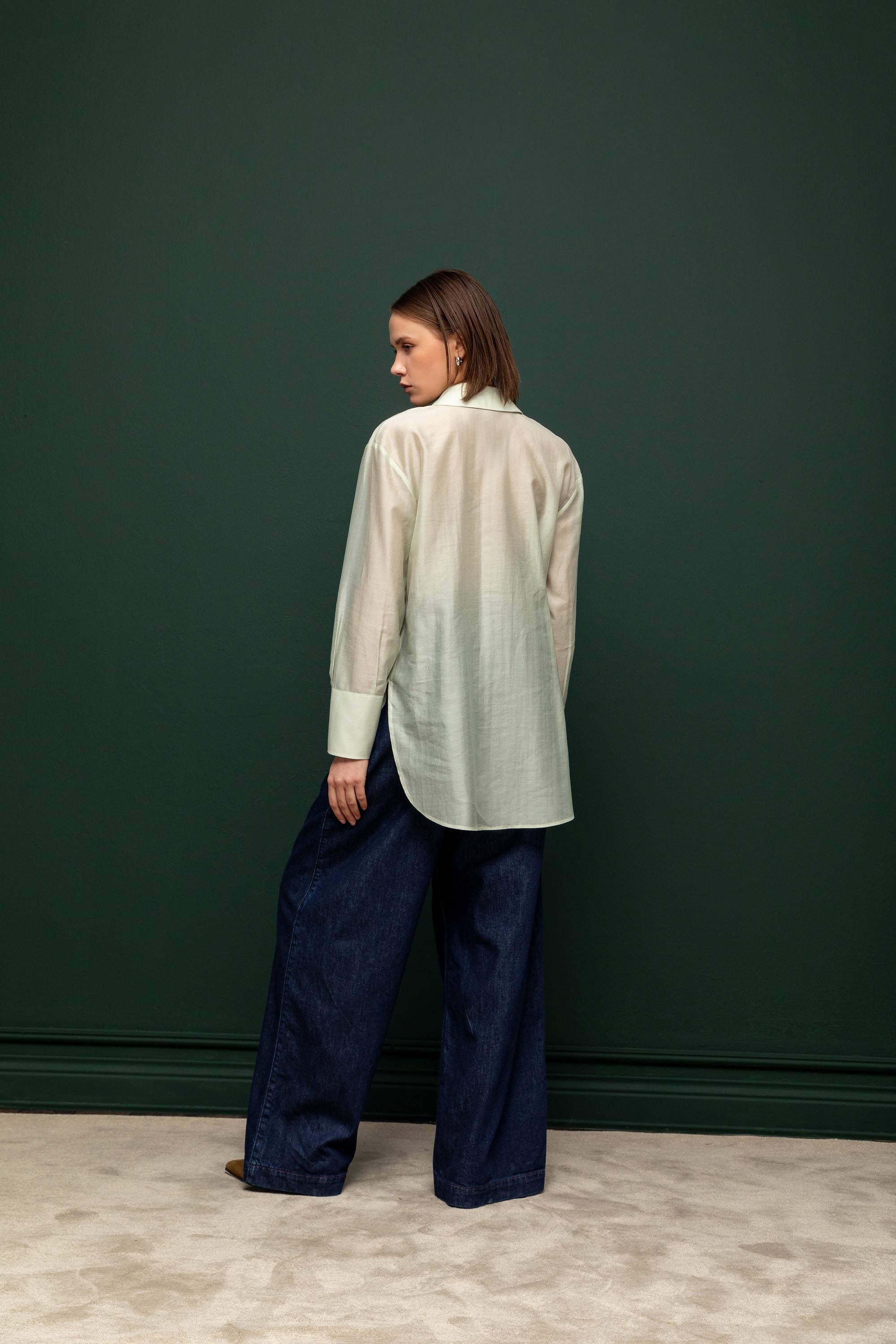 DÜĞMELİ YAKA DETAYLI BLUZ 26W10808