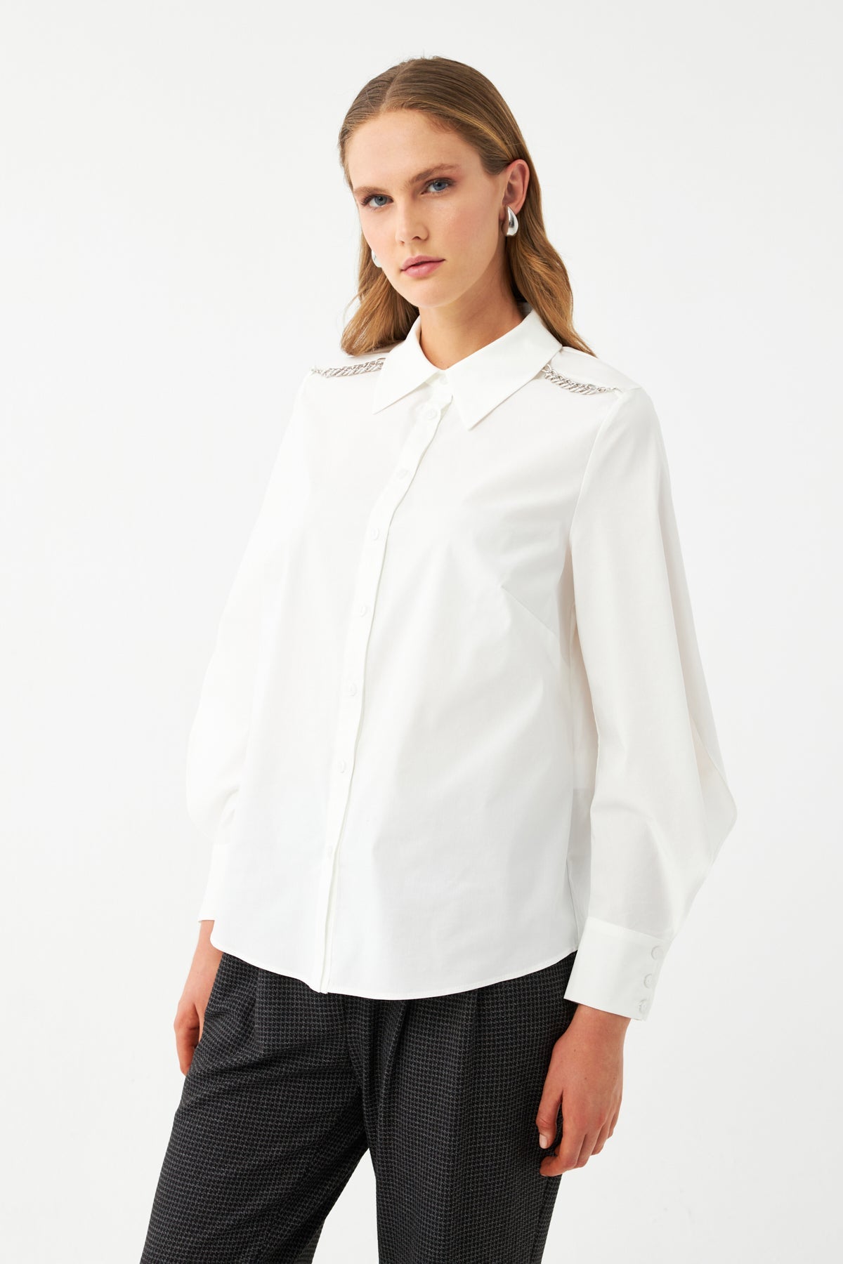 Zincir Detaylı Gömlek