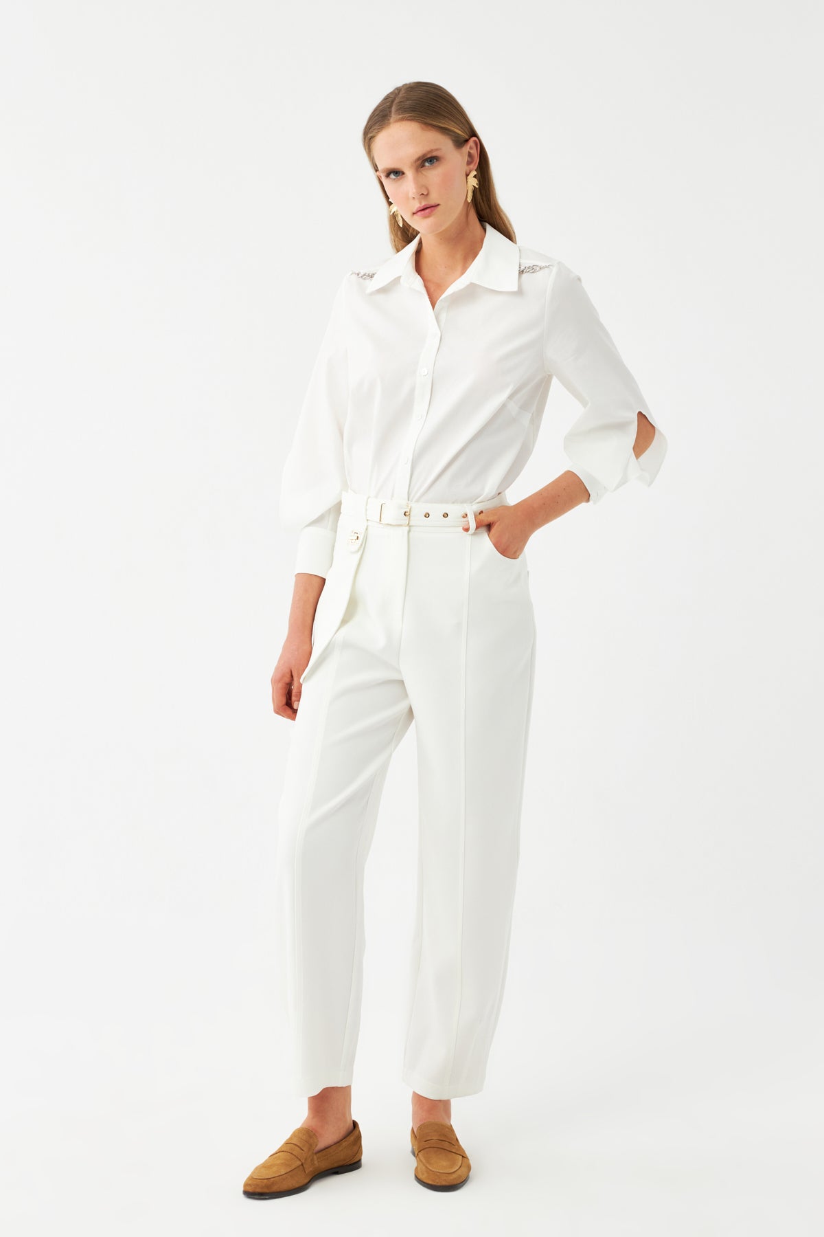 Kemerli Düz Paça Pantolon