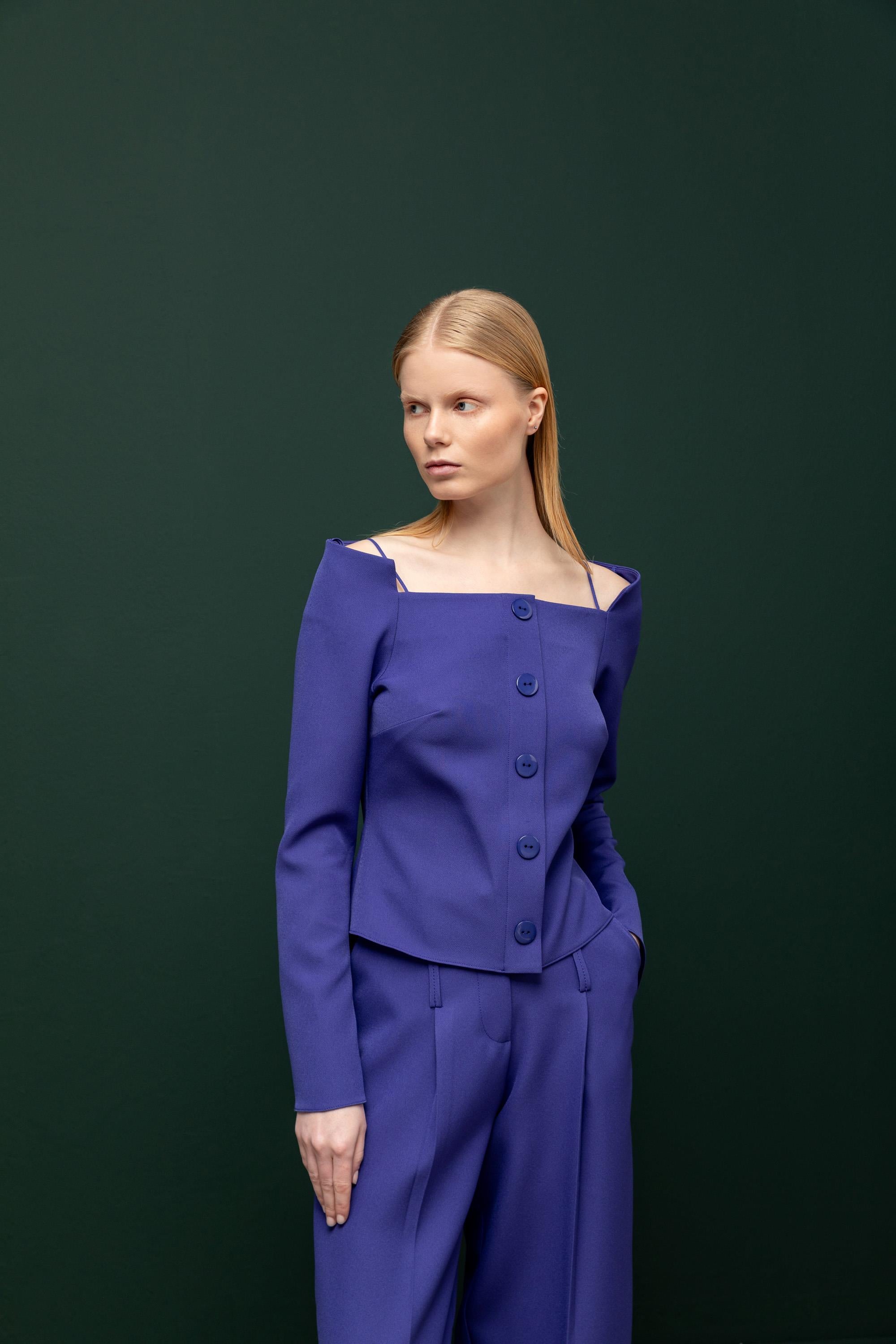 KARE YAKA DÜĞMELİ BLUZ 26W10846