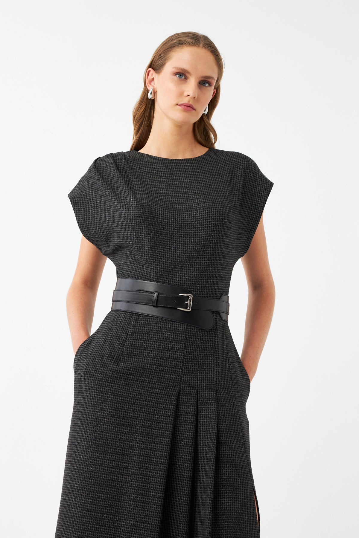 Kemerli Pileli Midi Elbise