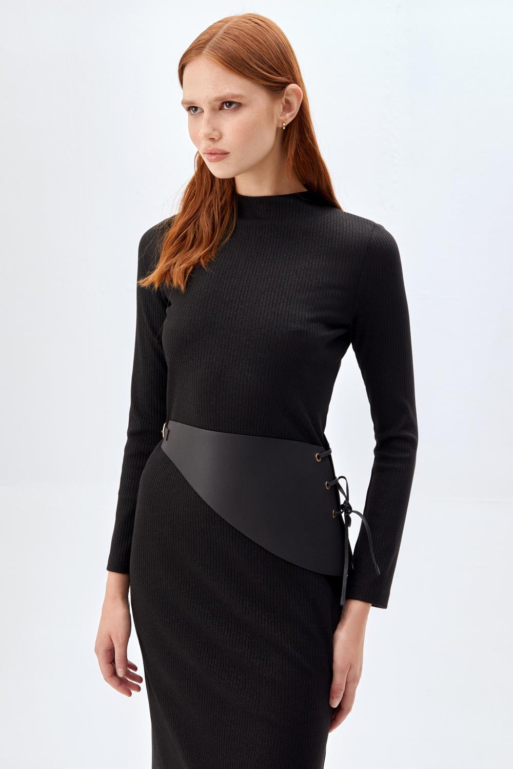 Kemerli, Bisiklet Yaka Elbise