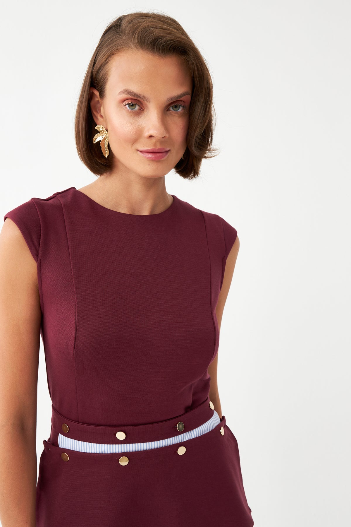 Yırtmaçlı Şık Midi Elbise