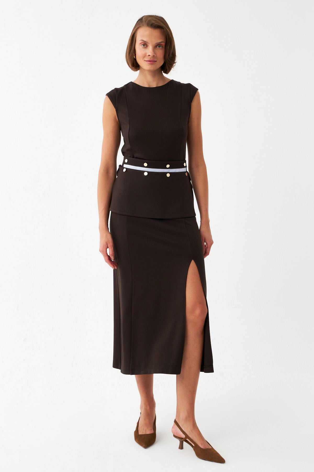 Yırtmaçlı Şık Midi Elbise