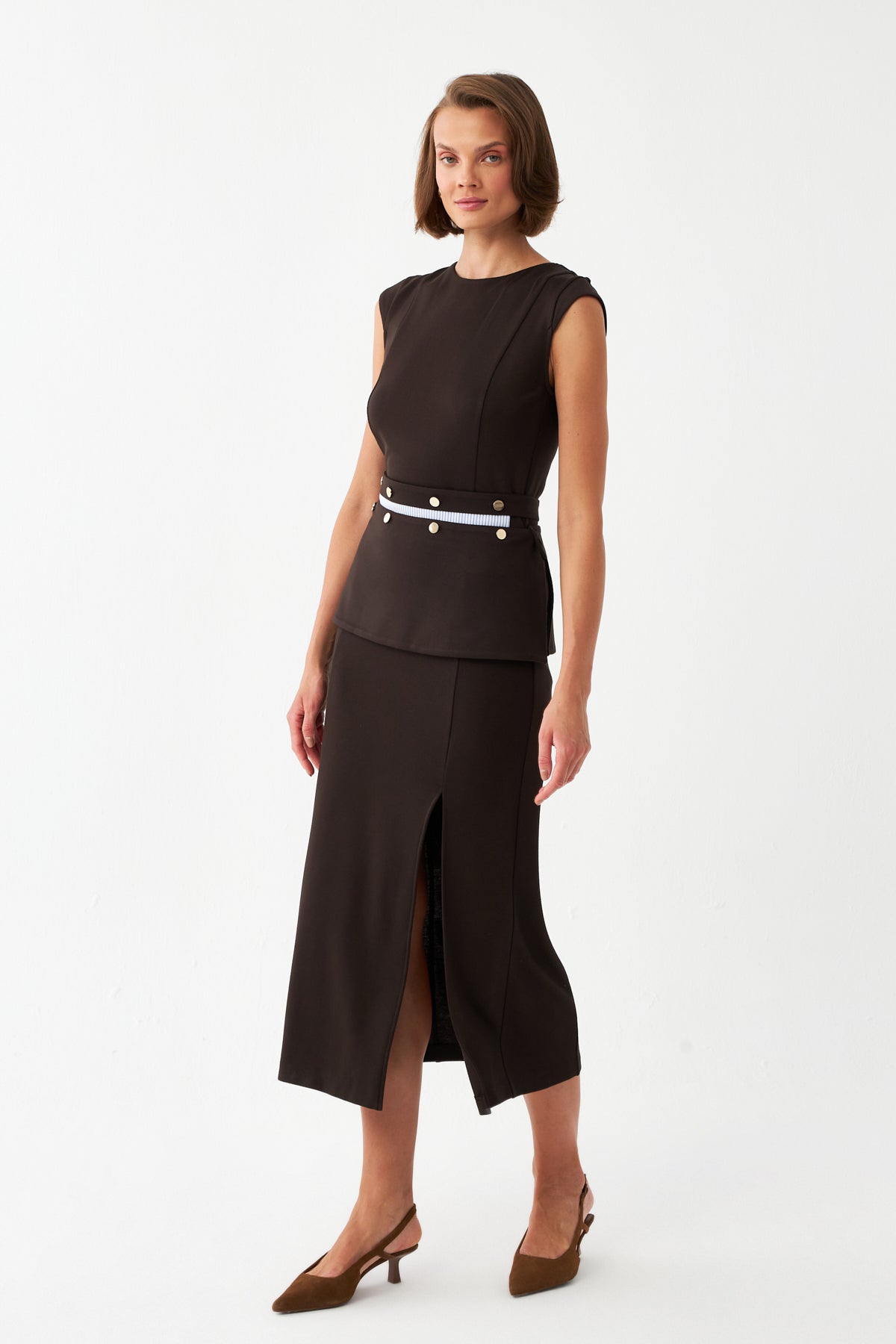 Yırtmaçlı Şık Midi Elbise