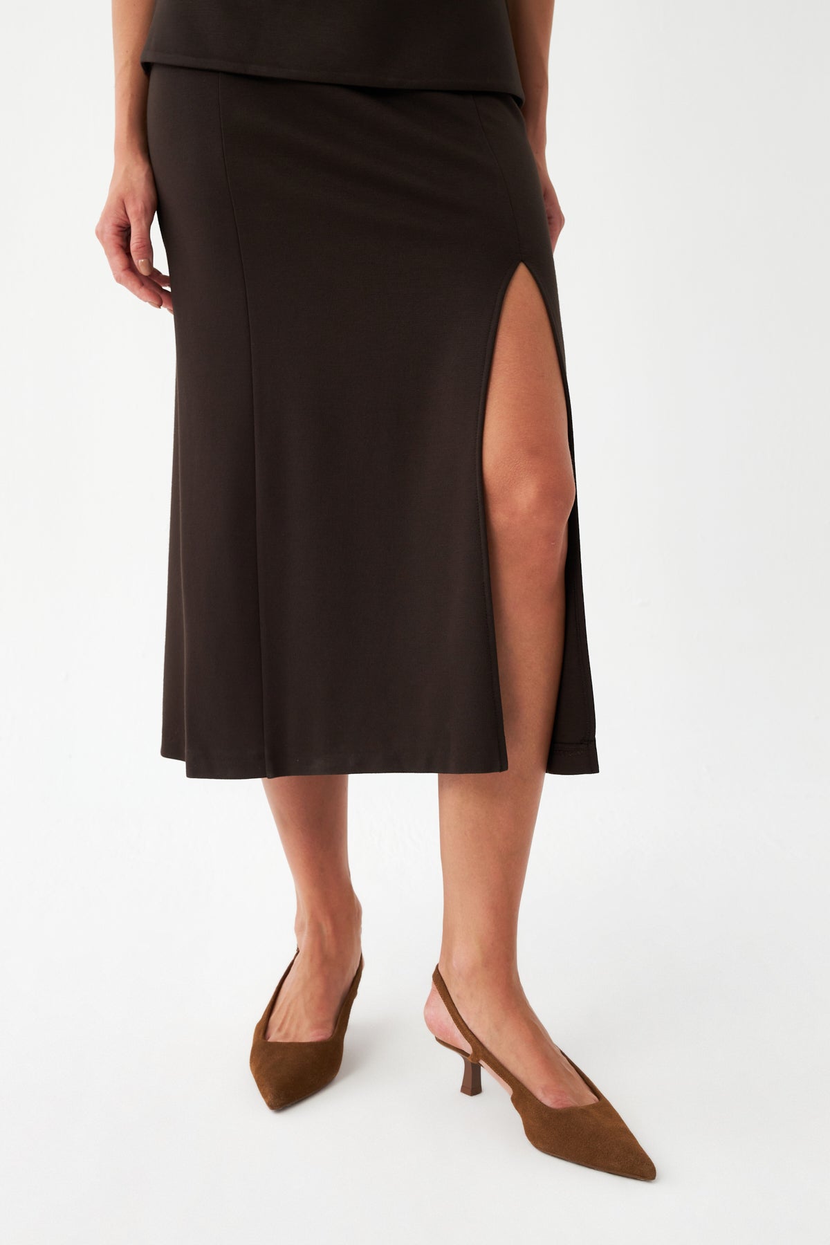 Yırtmaçlı Şık Midi Elbise