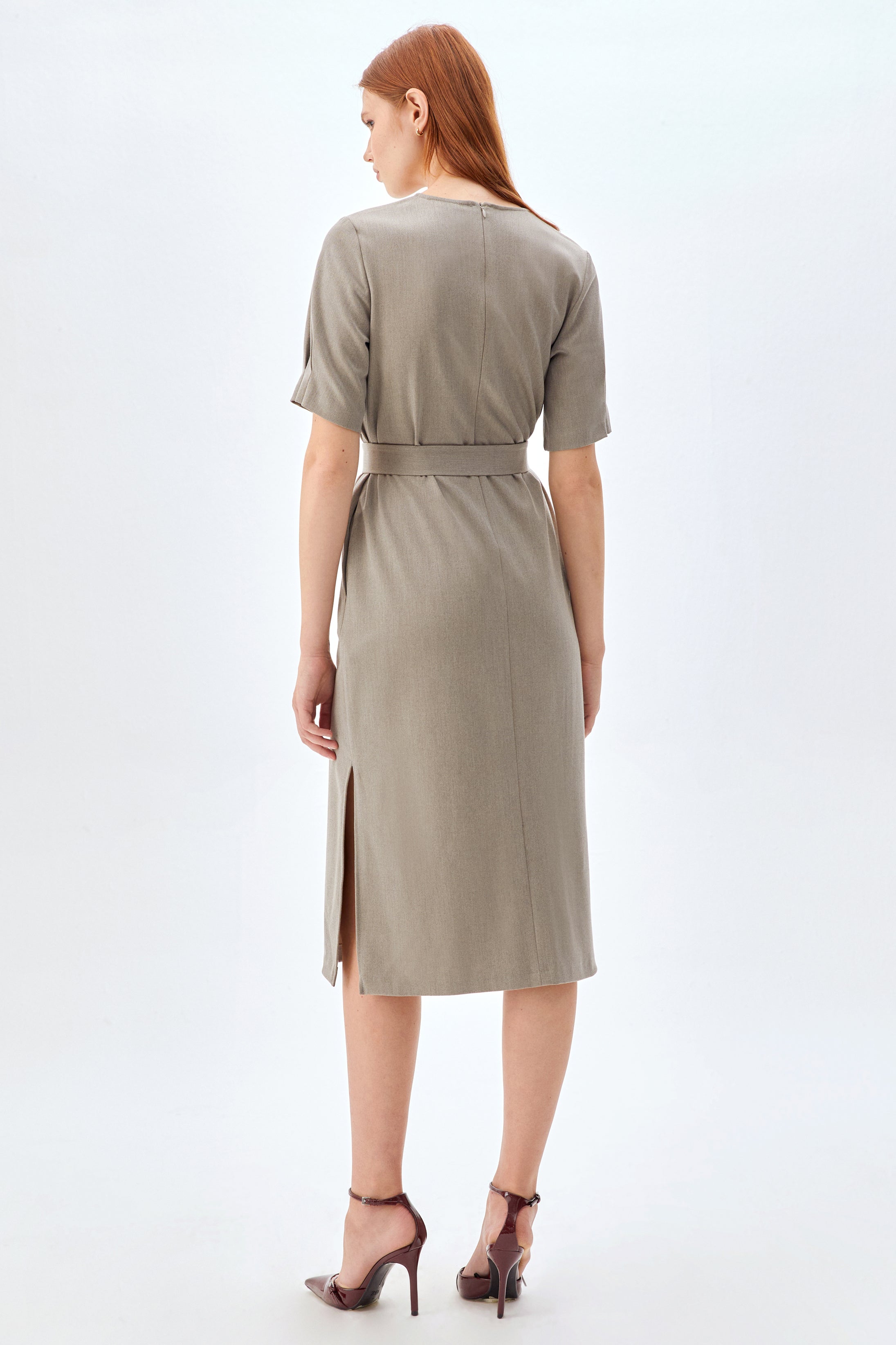 Kısa Kol, Kemerli Yırtmaçlı Elbise