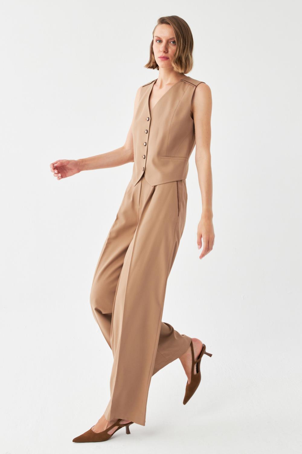 Nakış Detaylı Yelekli Takım