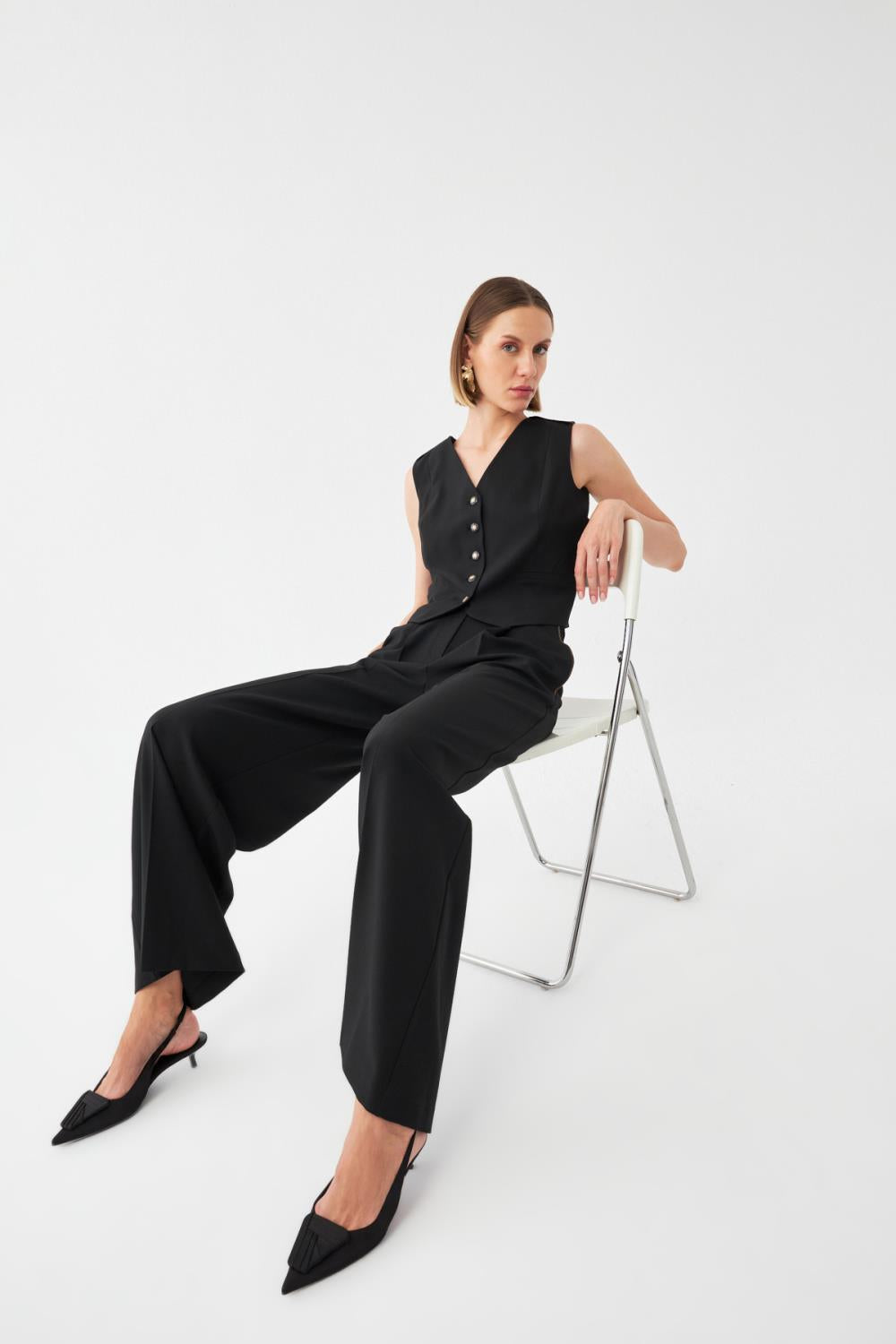 Nakış Detaylı Yelekli Takım SİYAH