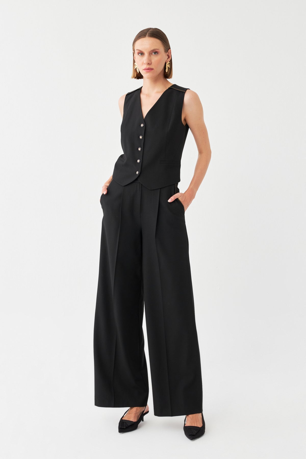 Nakış Detaylı Yelekli Takım SİYAH