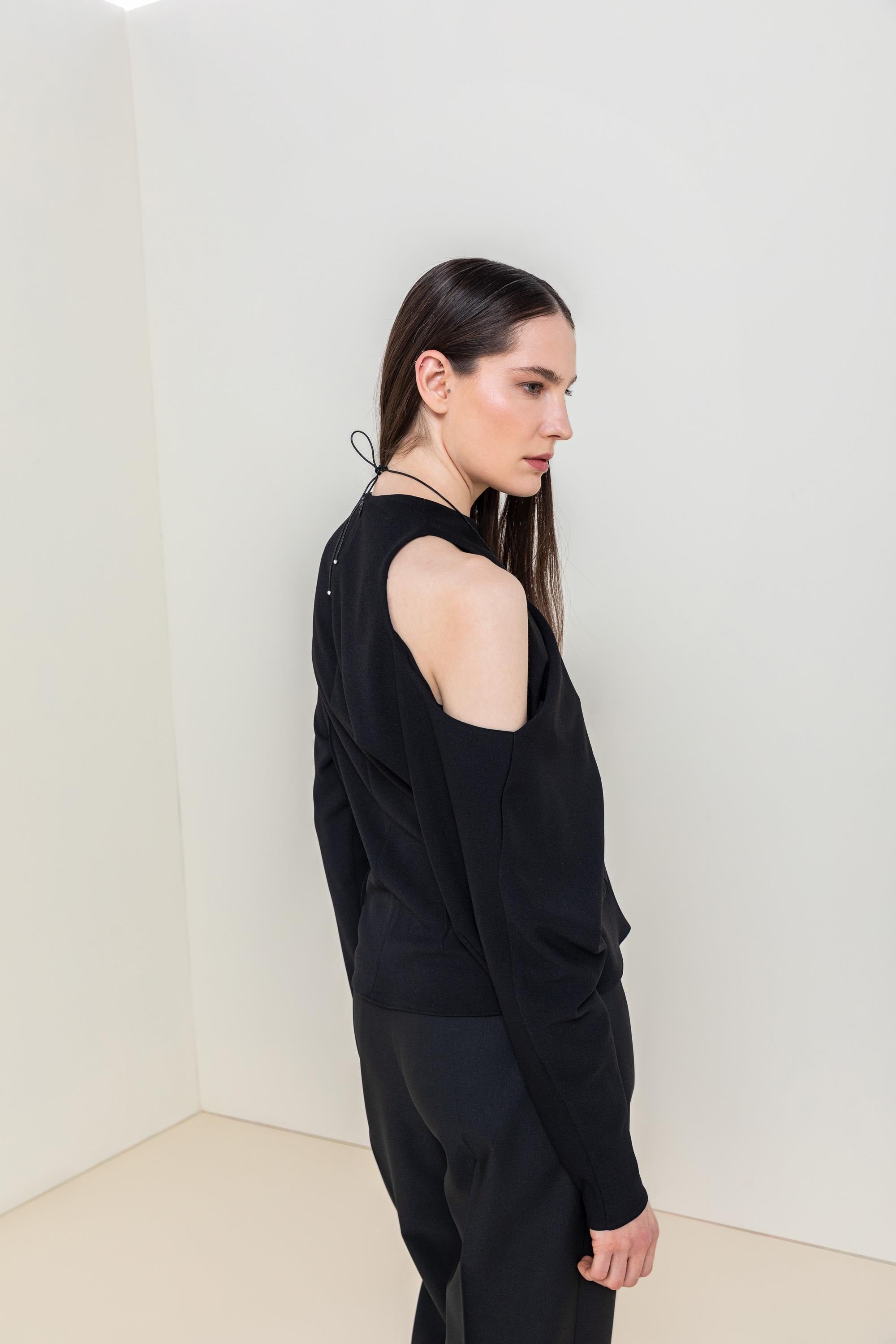 OMUZ DETAYLI BLUZ 26W10810