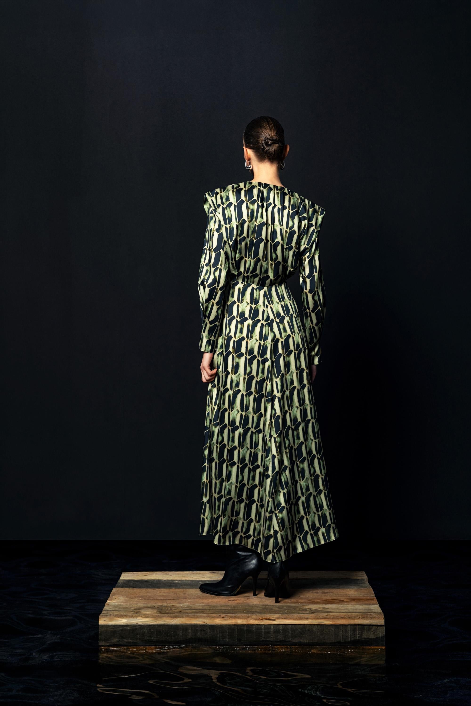 OMUZ DETAYLI DESENLİ ELBİSE 26W40874