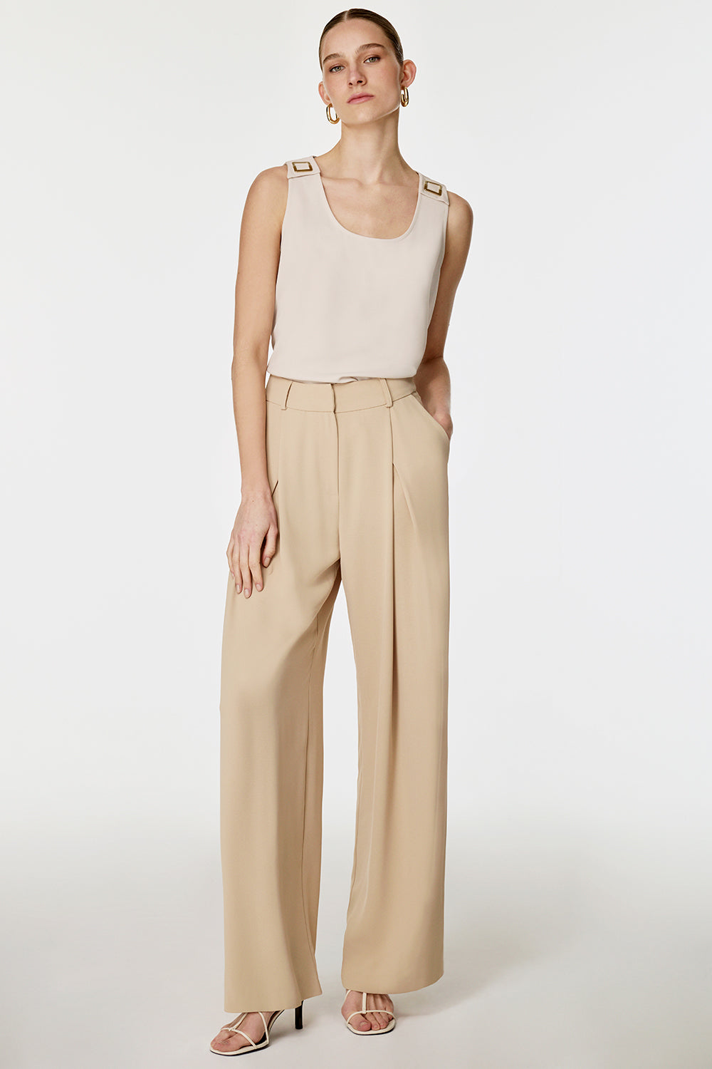 Önü Pilikaşeli Pantolon