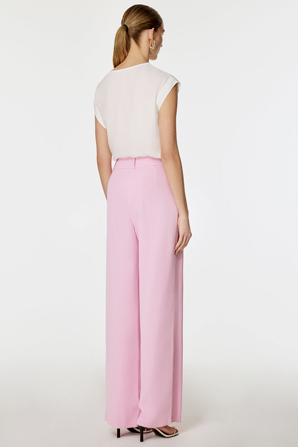 Önü Pilikaşeli Pantolon