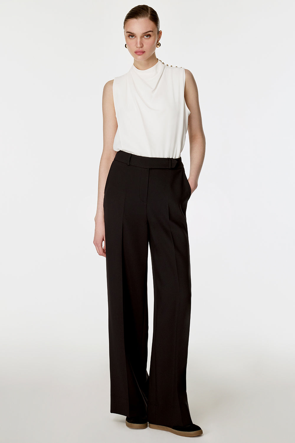 Arkası Lastikli Düz Paça Pantolon SİYAH