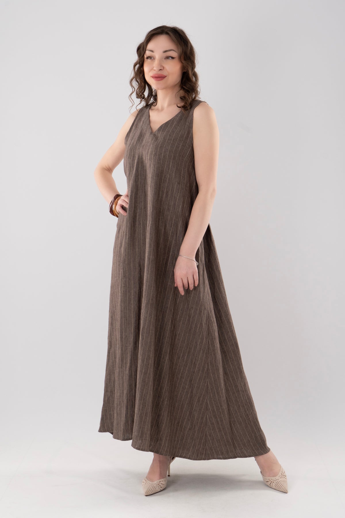 Kahverengi Çizgili Uzun Kolsuz Elbise - V Yaka Maksi Dress