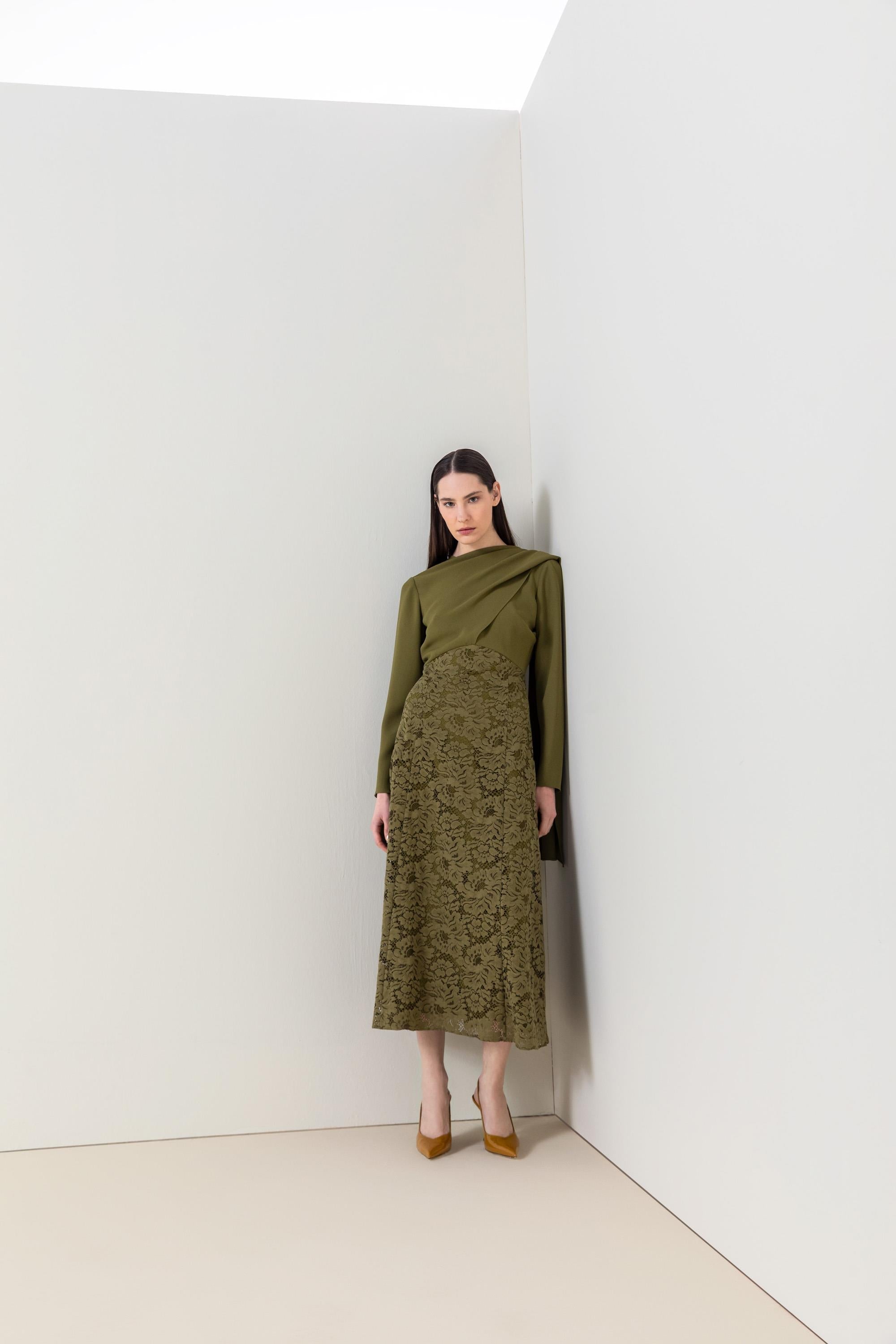 SIRT BAĞLAMA DETAYLI DANTEL ELBİSE 26W40854