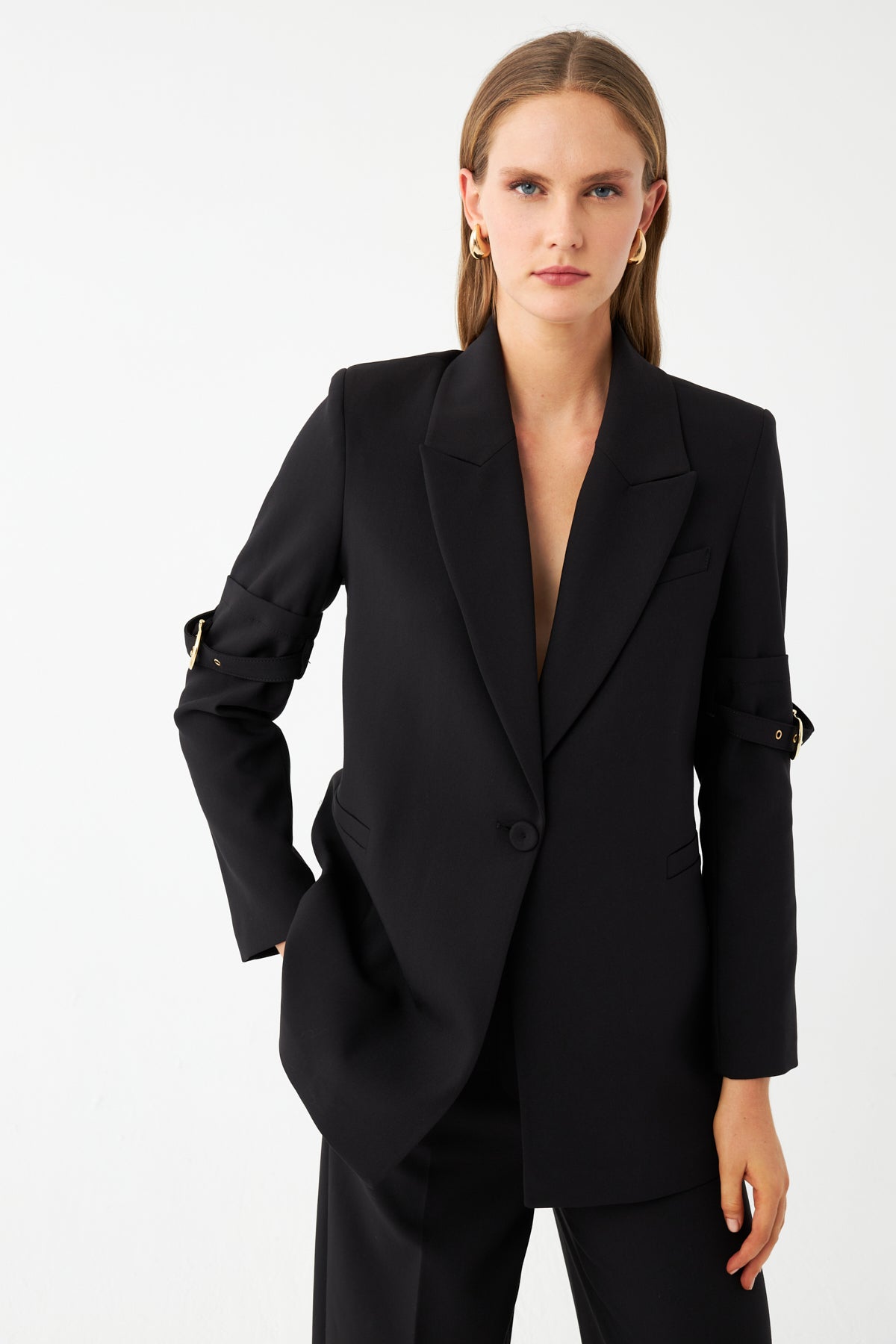 Tokalı Kol Detaylı Blazer Ceket