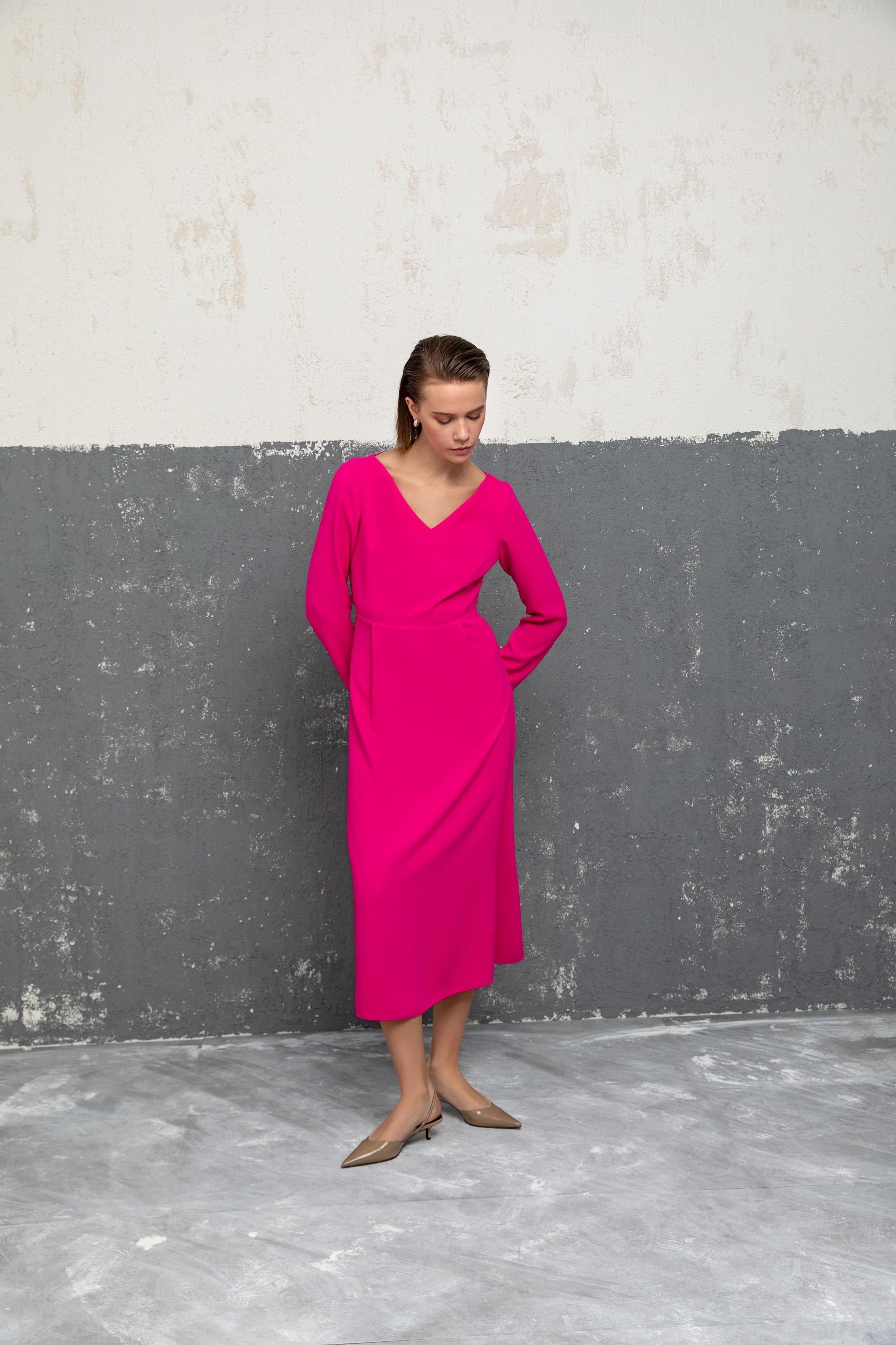 V YAKA UZUN ELBİSE 26W40817