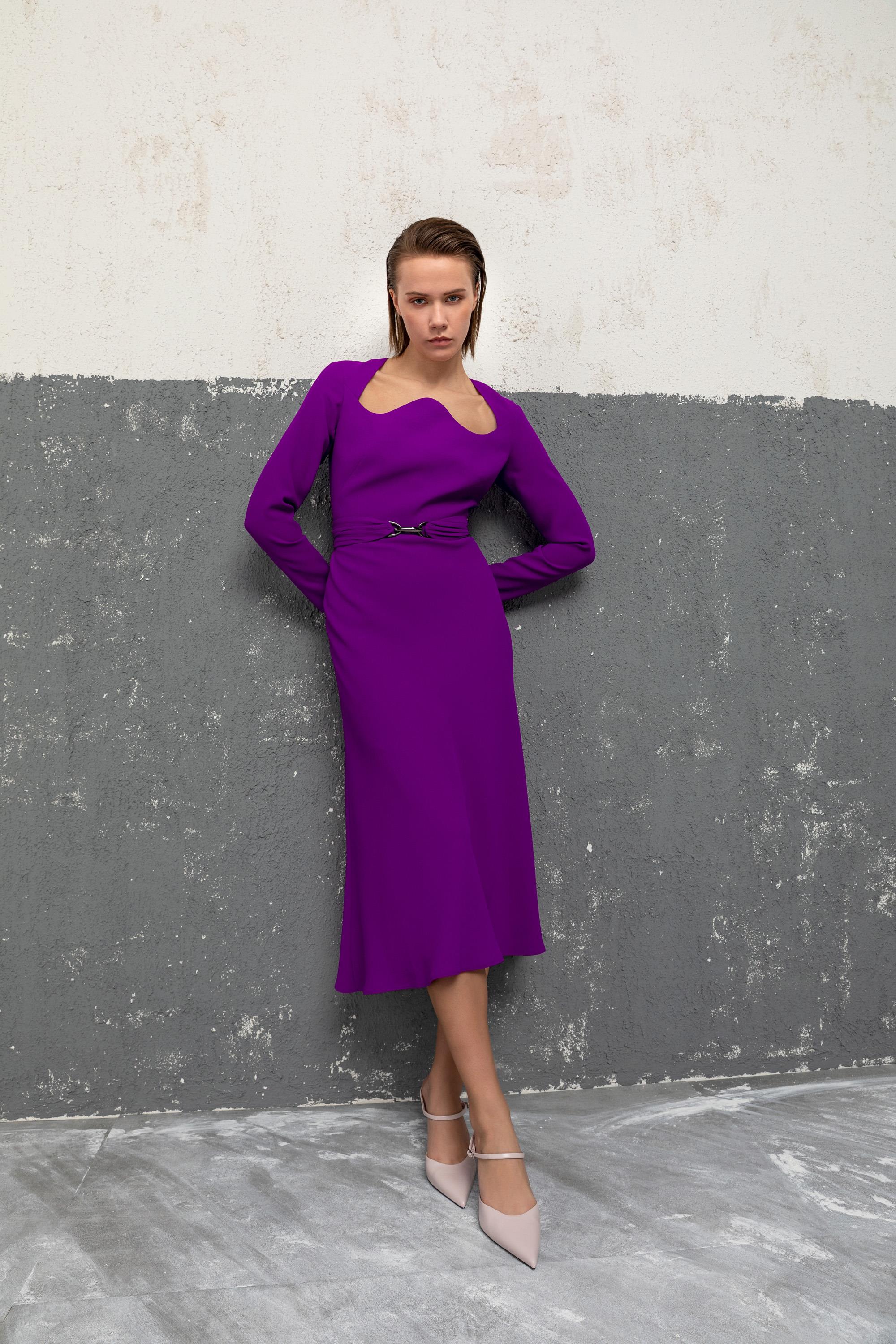 YAKA DETAYLI KEMERLİ ELBİSE 26W40884