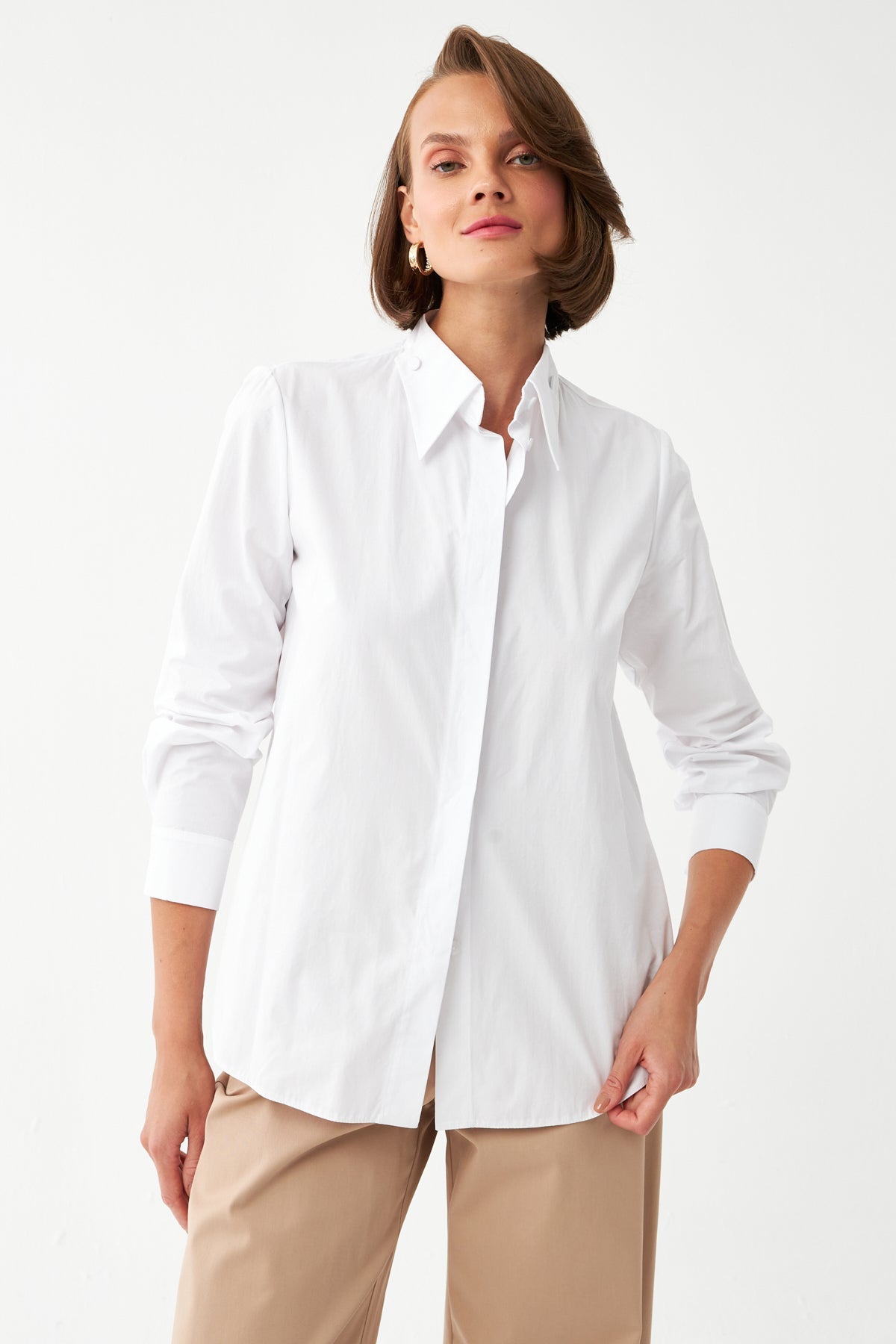 Yakası Düğme Detaylı Pamuk Gömlek BEYAZ