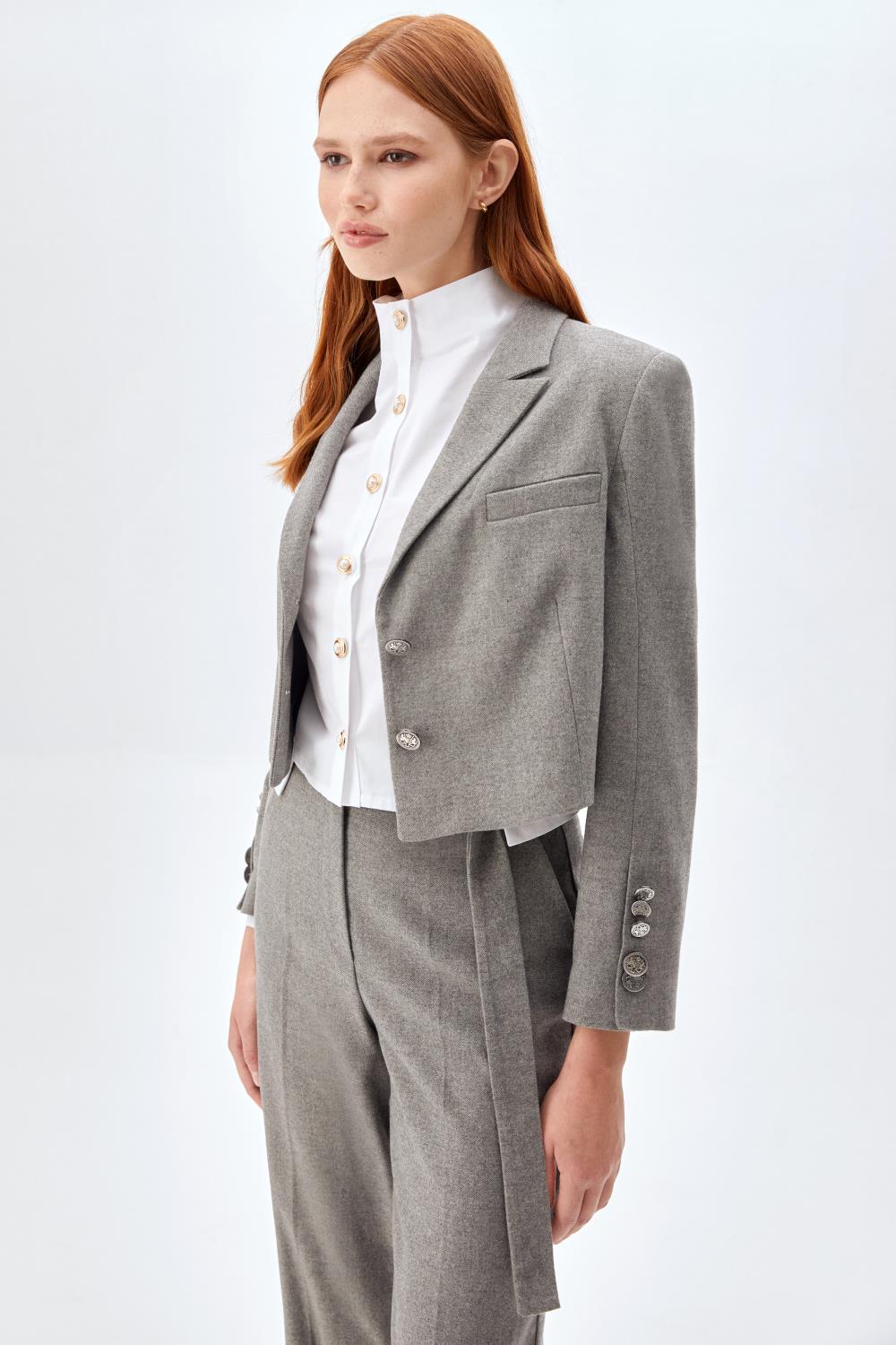 Crop Ceket ve Kemerli Pantolon Takım