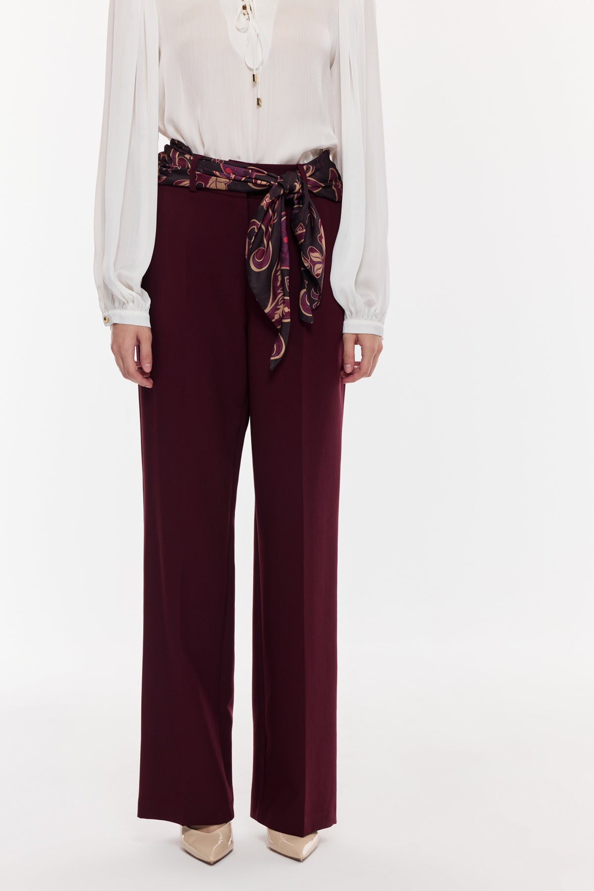 Kuşak Detaylı Dökümlü Pantolon