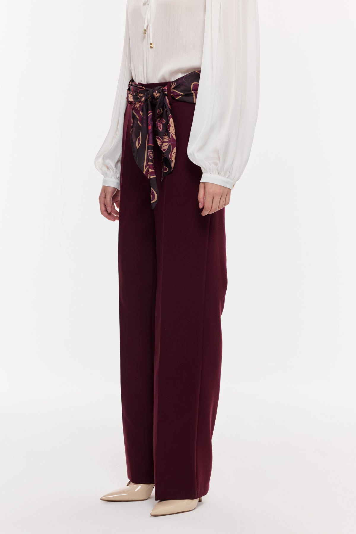 Kuşak Detaylı Dökümlü Pantolon
