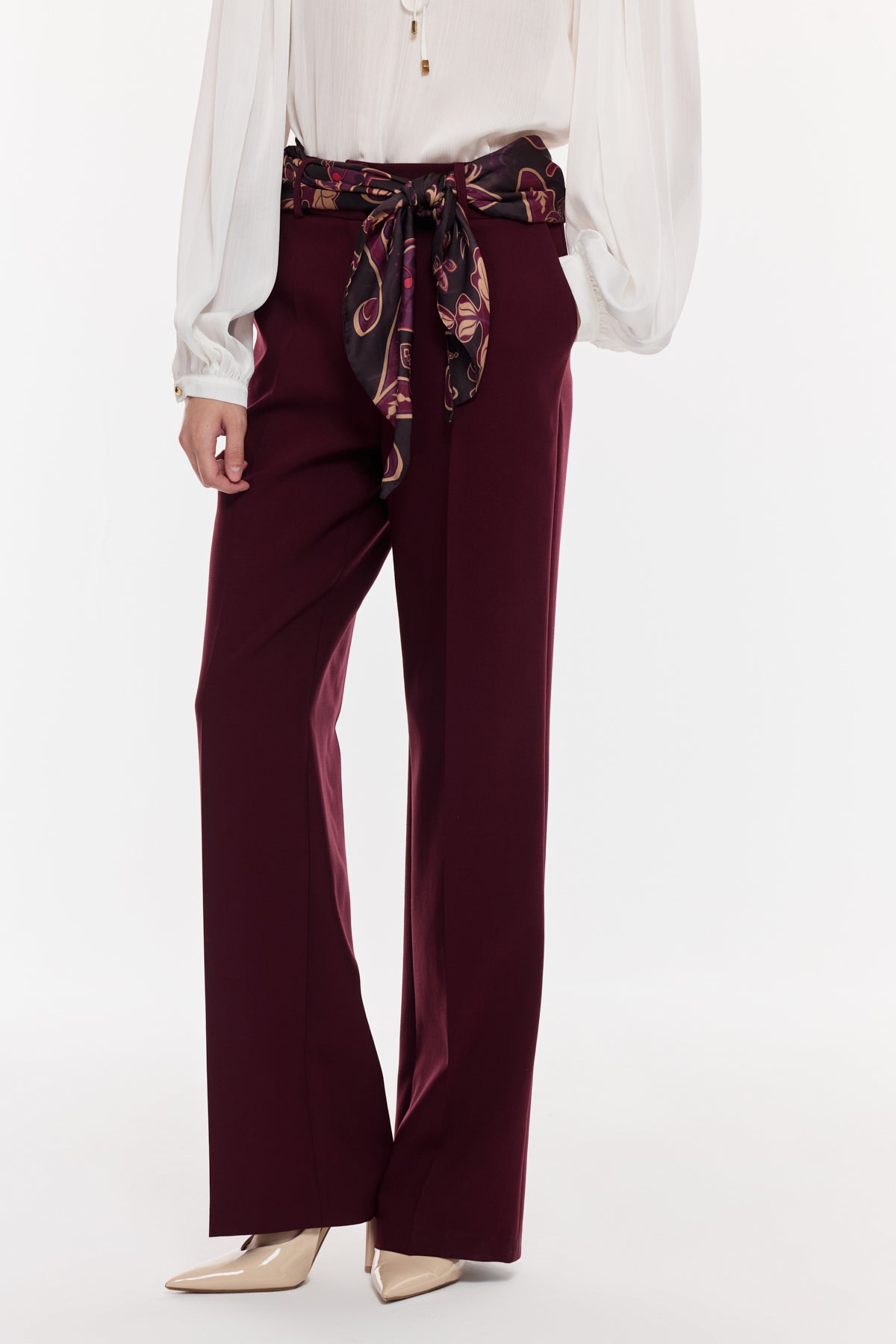 Kuşak Detaylı Dökümlü Pantolon