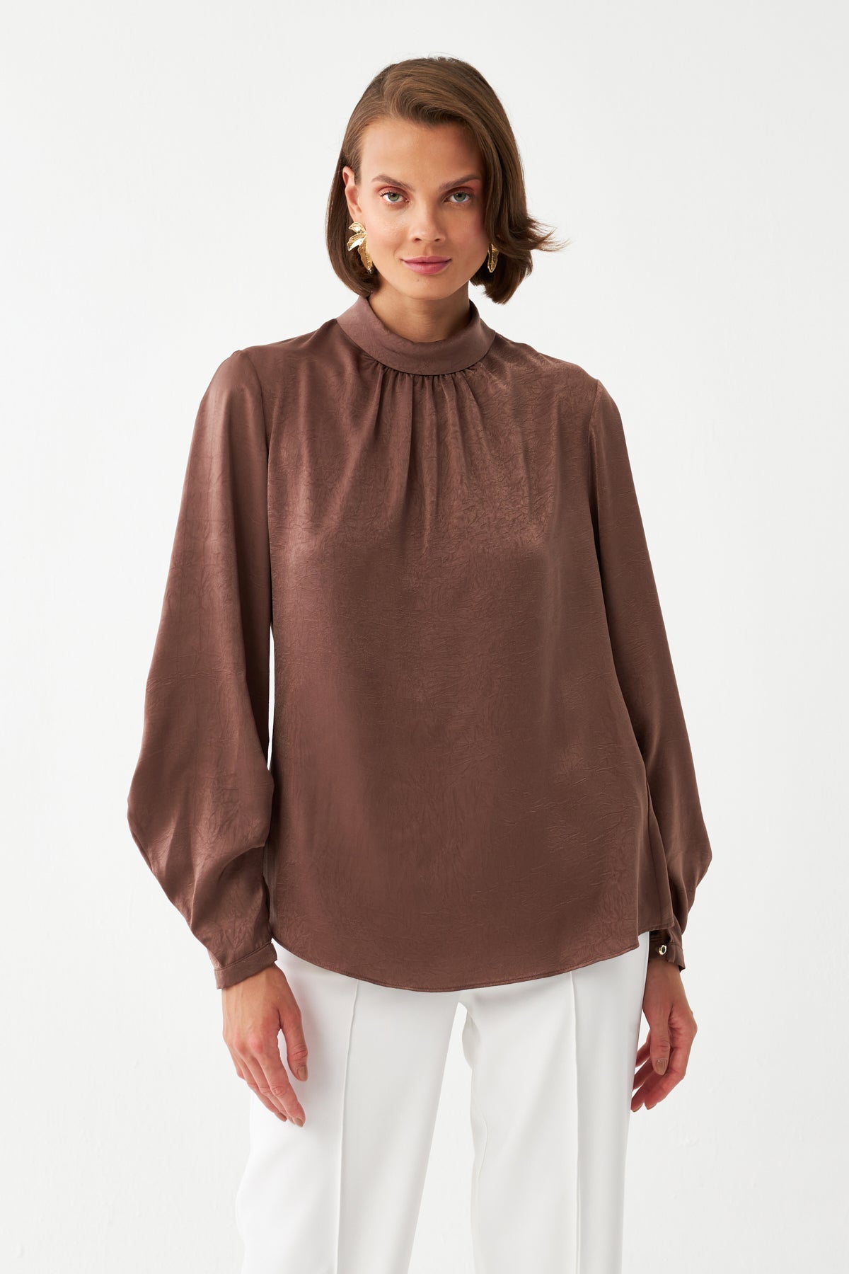 Saten Dokulu Kahverengi Bluz