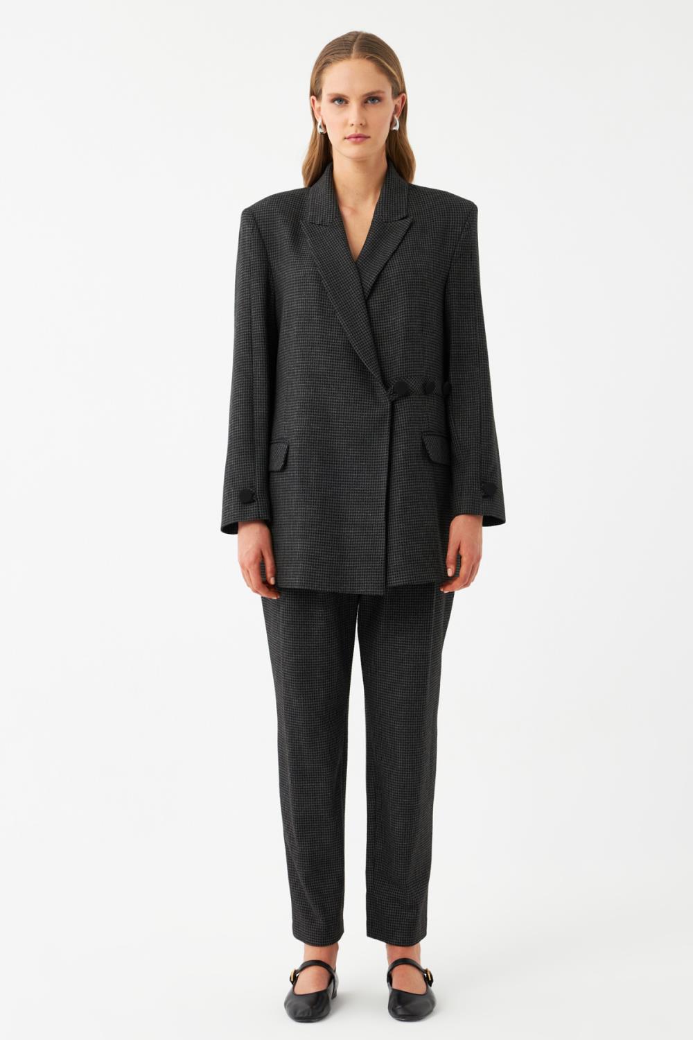 Düğme Detaylı Blazer Ceket
